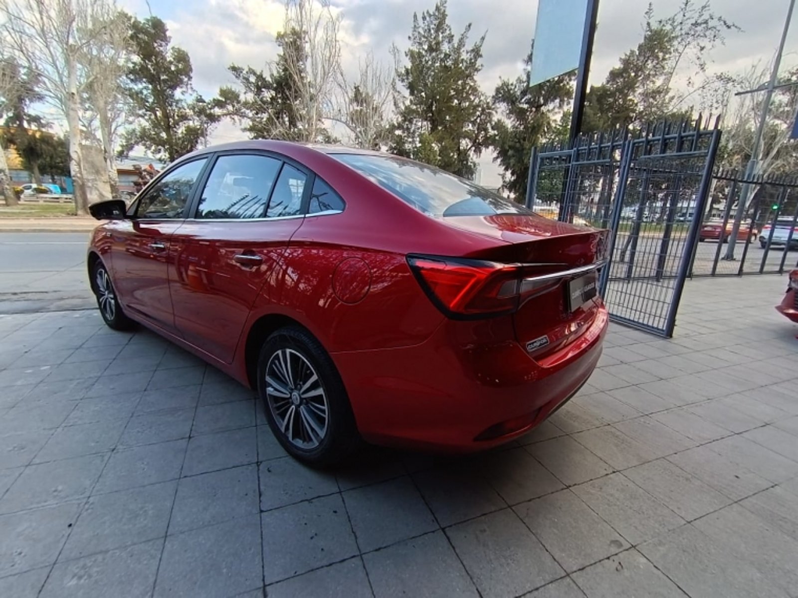 MG 5 1.5 DLX MT 2023 - Imagen 6 de 15