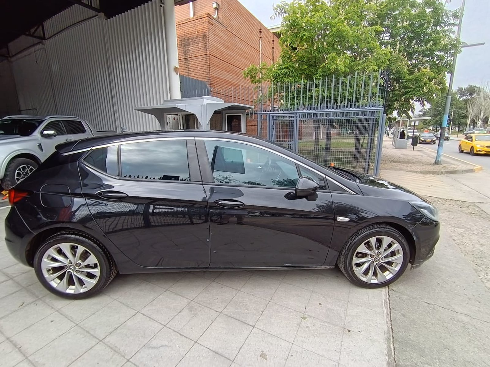 Opel ASTRA 1.4 ASTRA K ENJOY HB5 AT 2017 - Foto 4 de 15
