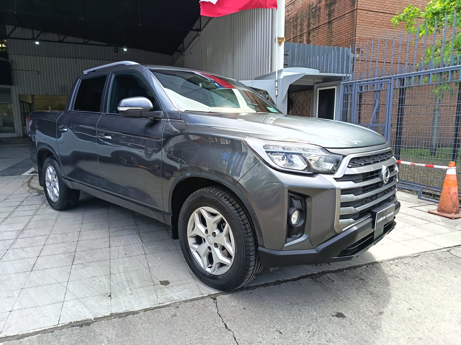 SsangYong MUSSO 2.2 LIMITED PLUS MT 4X4 DIESEL 2025 - Foto 3 de 17