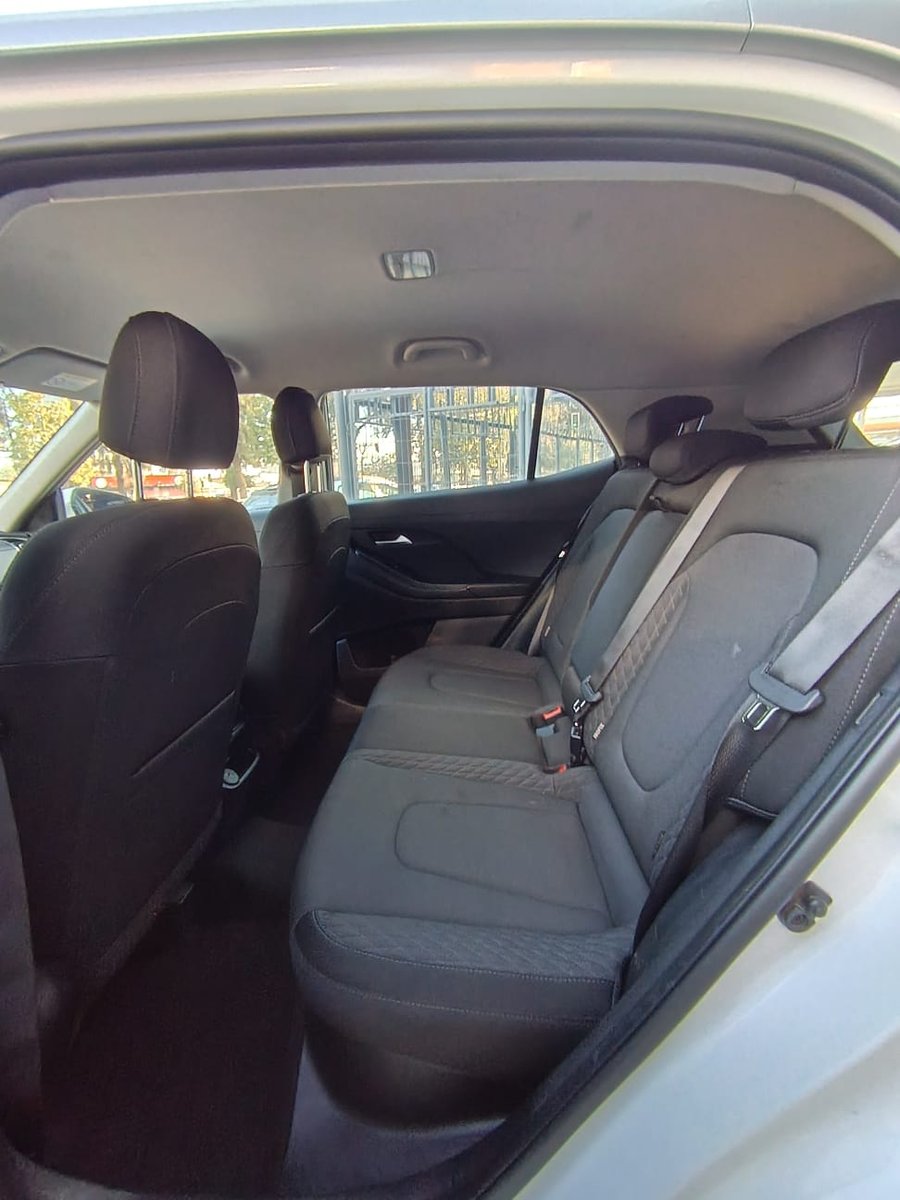 Hyundai CRETA 1.5 SU2ID PLUS AT 2025 - Imagen 9 de 13