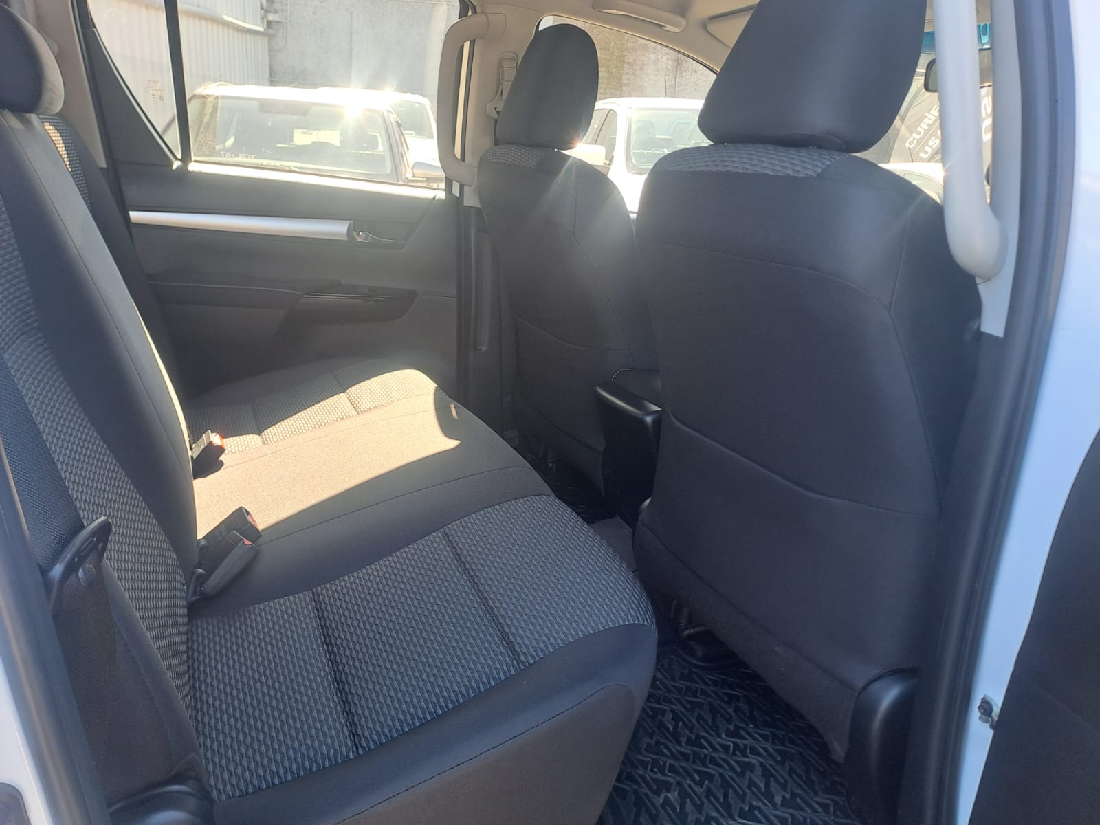 Toyota HILUX 2.4 SR MT 4X2 DIESEL 2024 - Imagen 9 de 9