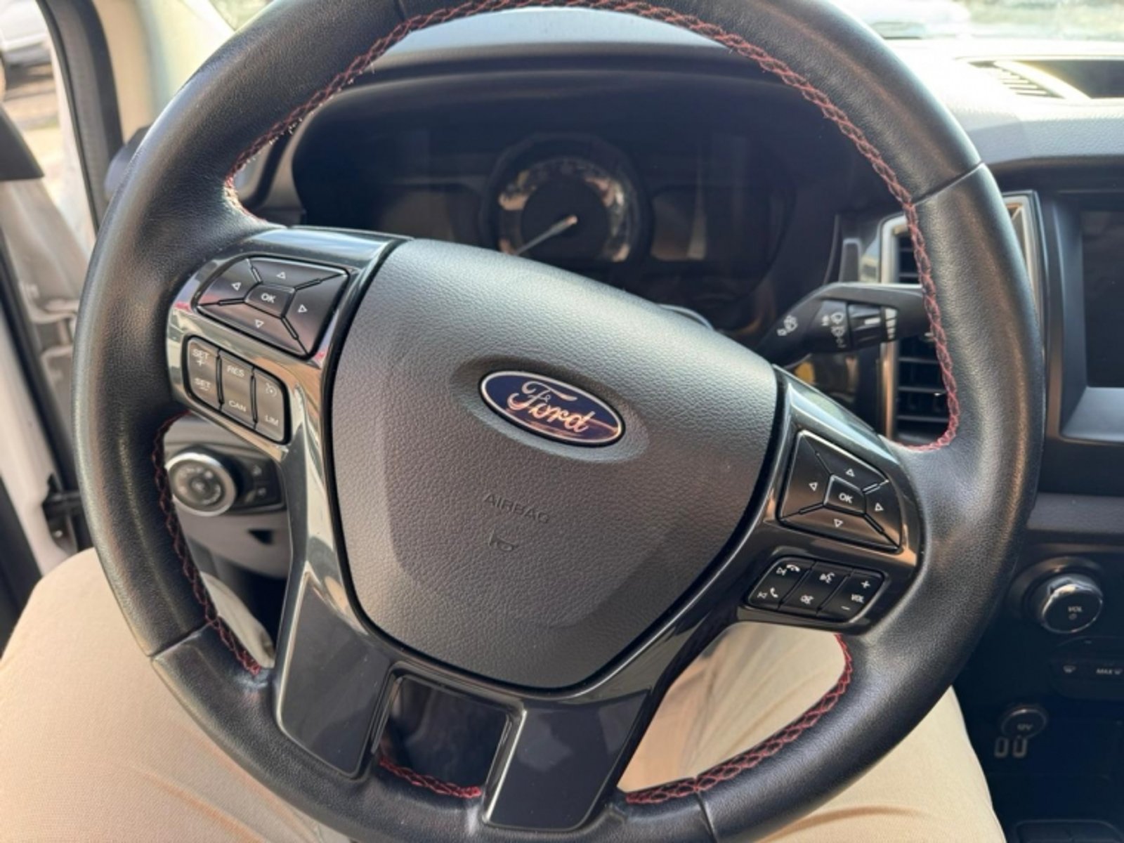FORD RANGER 3.2 XL FX4 AT 4X4 DIESEL 2023 - Imagen 7 de 12