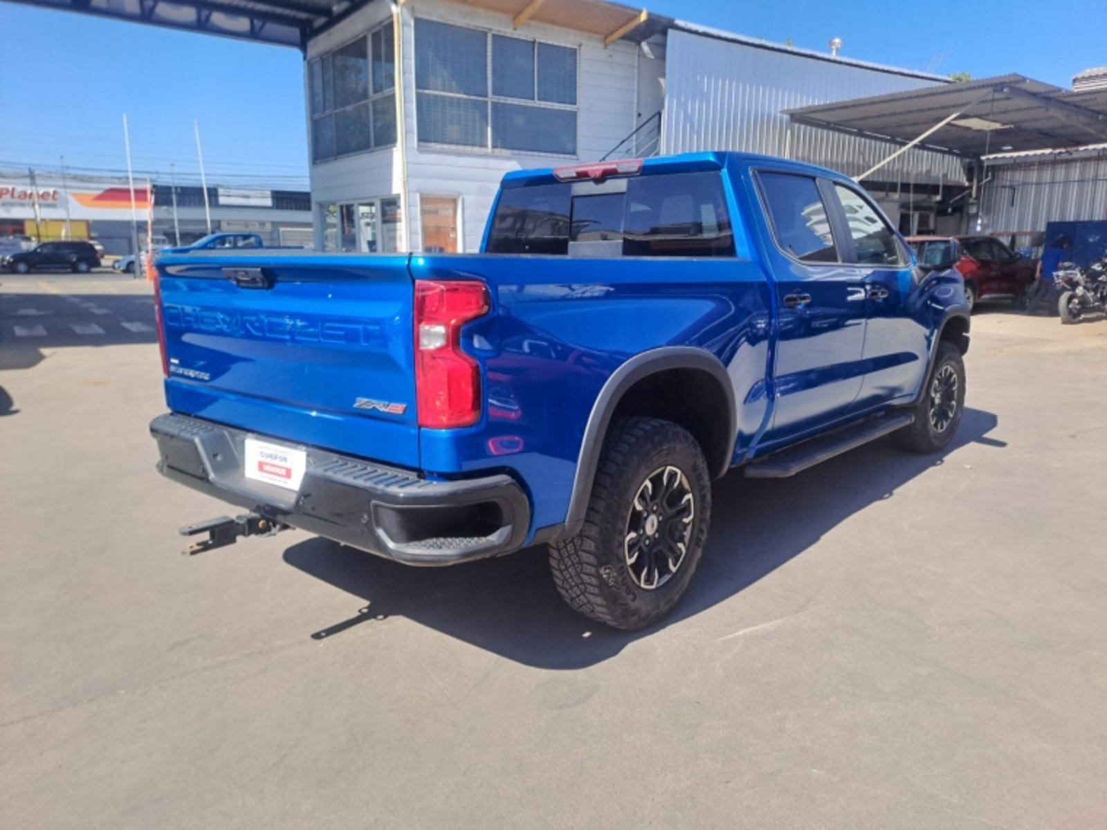 Chevrolet SILVERADO 6.2 ZR2 AT 4X4 - DESCUENTA IVA 2024 - Imagen 5 de 15