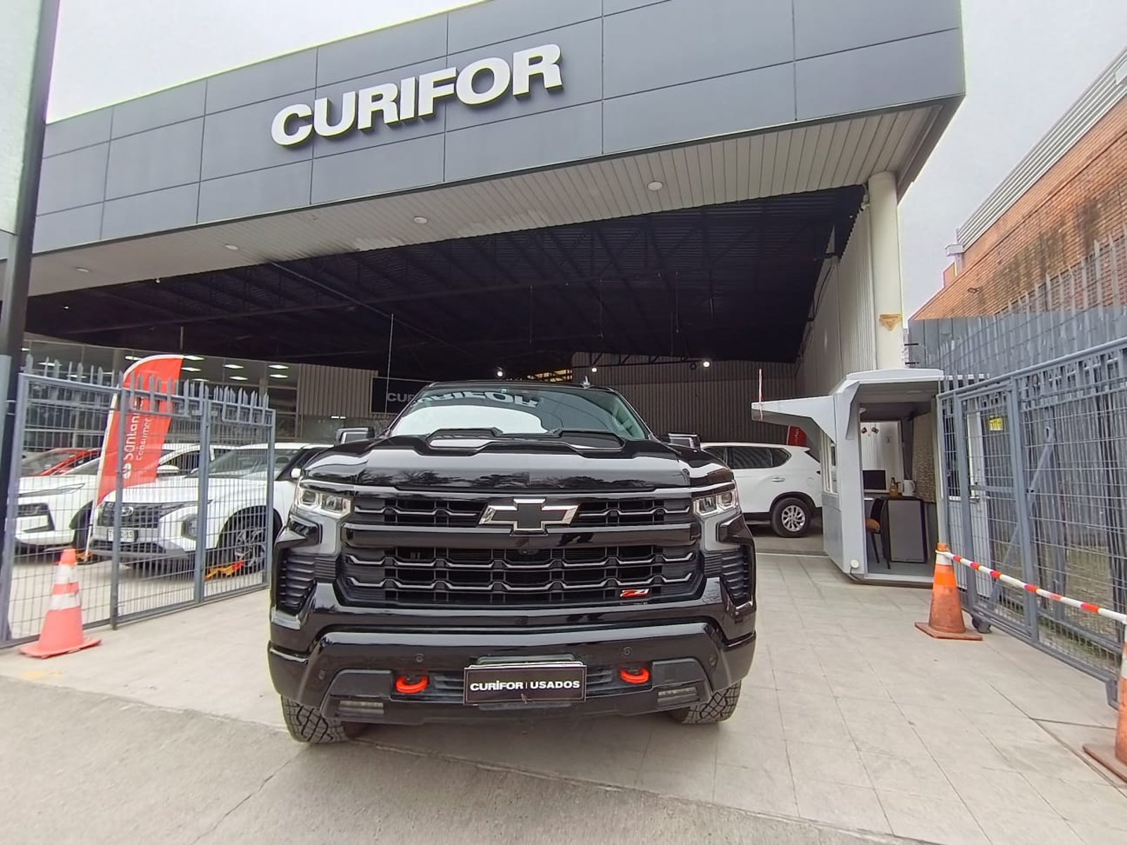 Chevrolet SILVERADO 5.3 LT III EC 4P AT 4X4 2026 - Foto 2 de 15