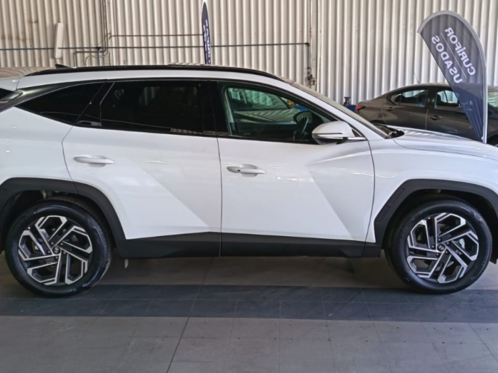 Hyundai TUCSON 1.6 T NX4 LIMITED AT 4X4 HIBRIDO 2026 - Foto 4 de 14