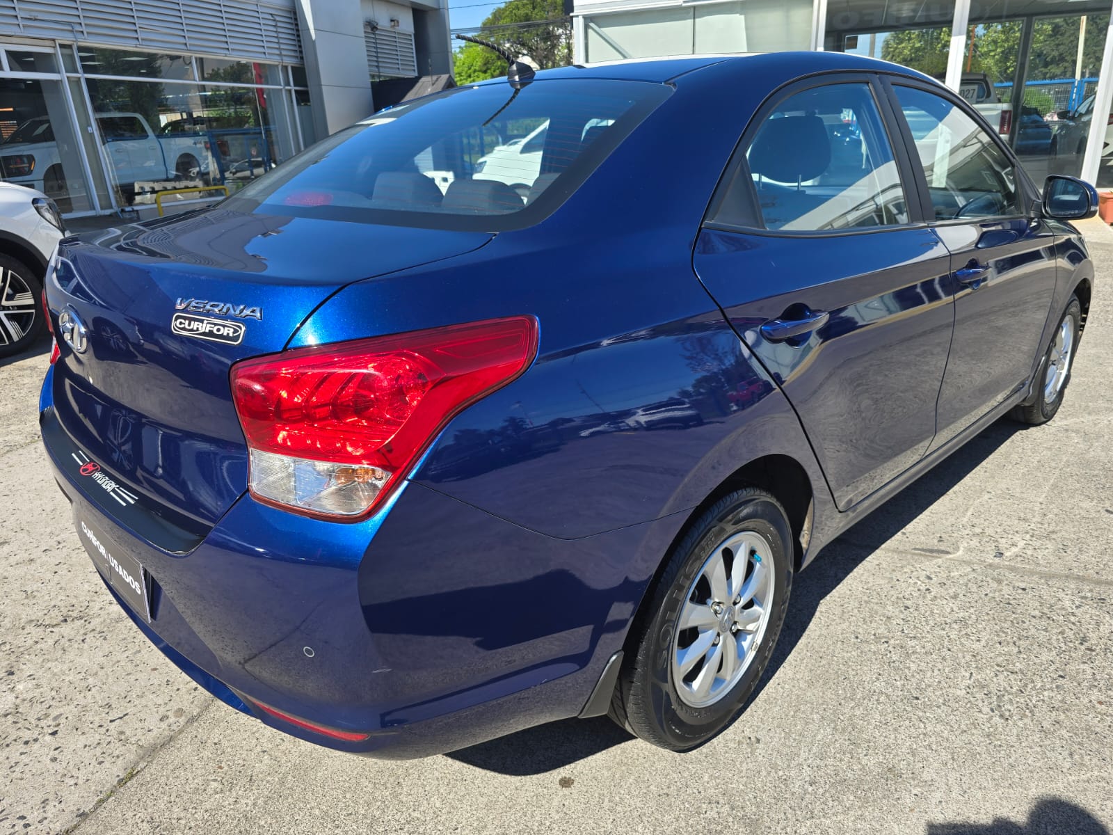 Hyundai VERNA 1.4 CB PLUS MT 2022 - Foto 2 de 4