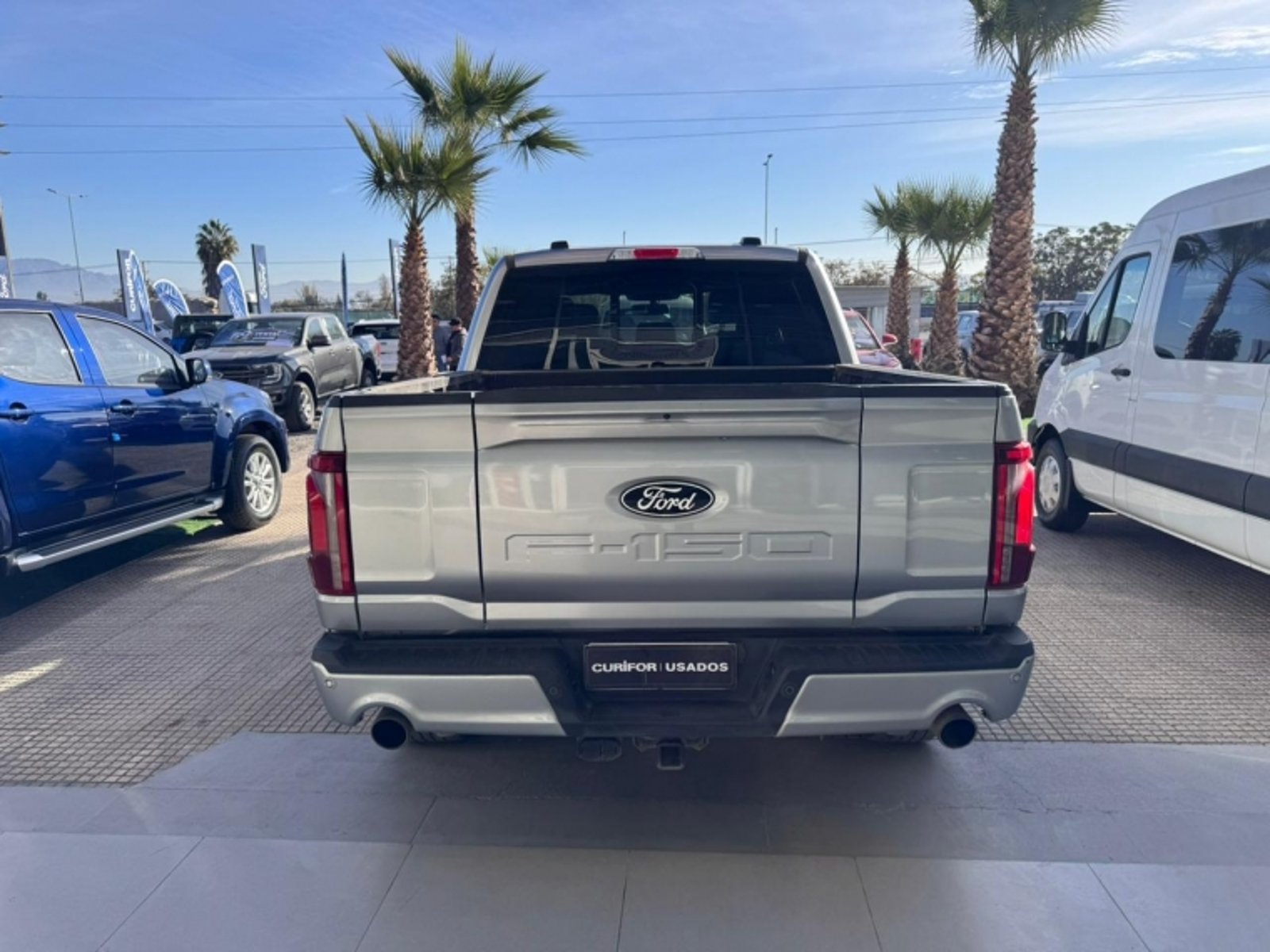 FORD F-150 5.0 LARIAT BLACK CC AT 4X4 2025 - Imagen 4 de 14