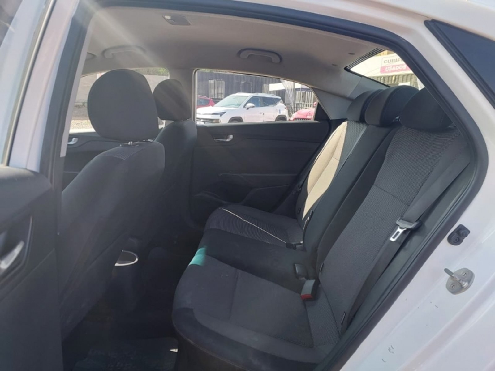 HYUNDAI ACCENT 1.4 HCI PLUS MT 2022 - Imagen 5 de 12
