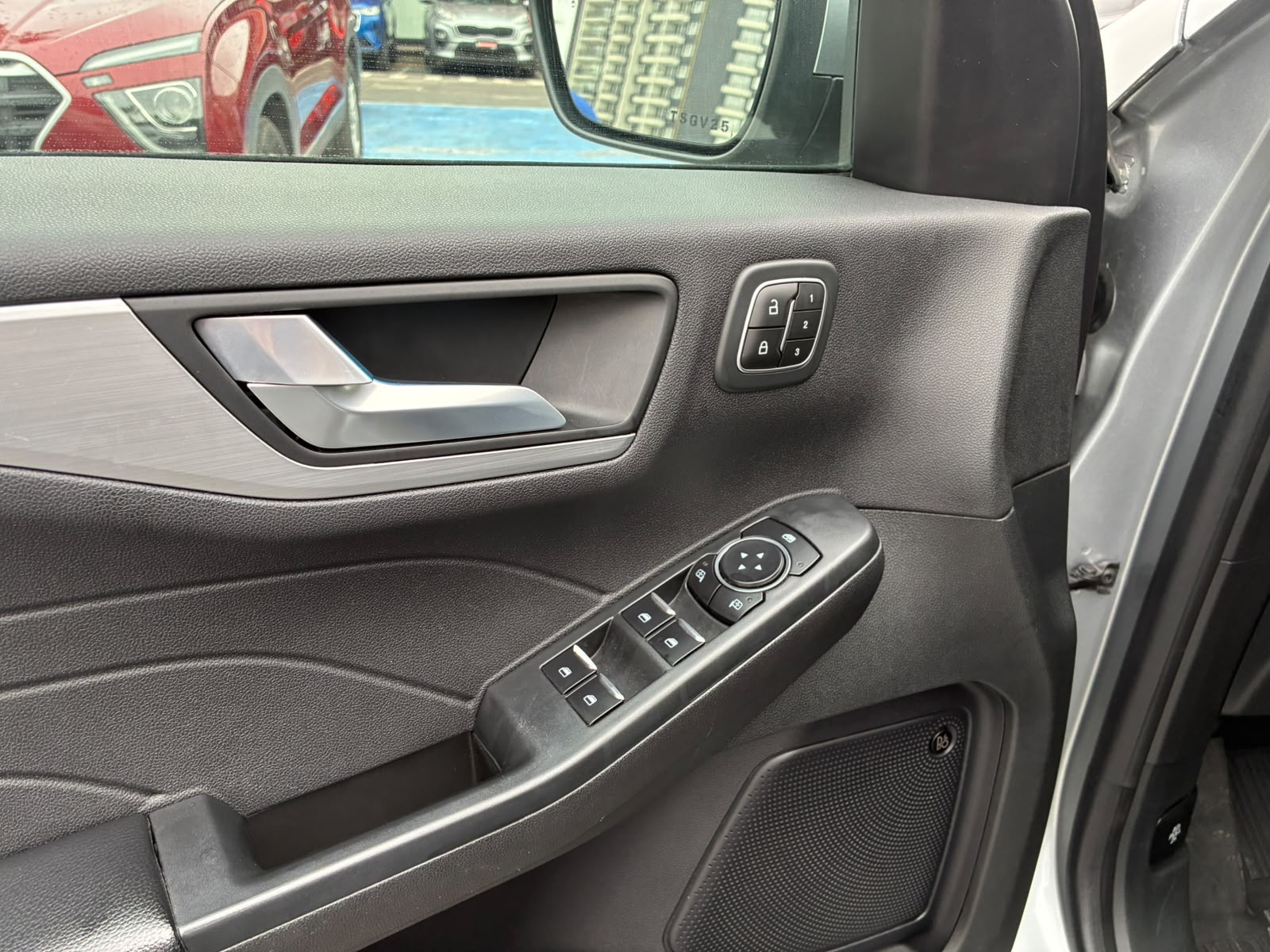 Ford ESCAPE FHEV 2.5 AUT 2024 - Imagen 9 de 19
