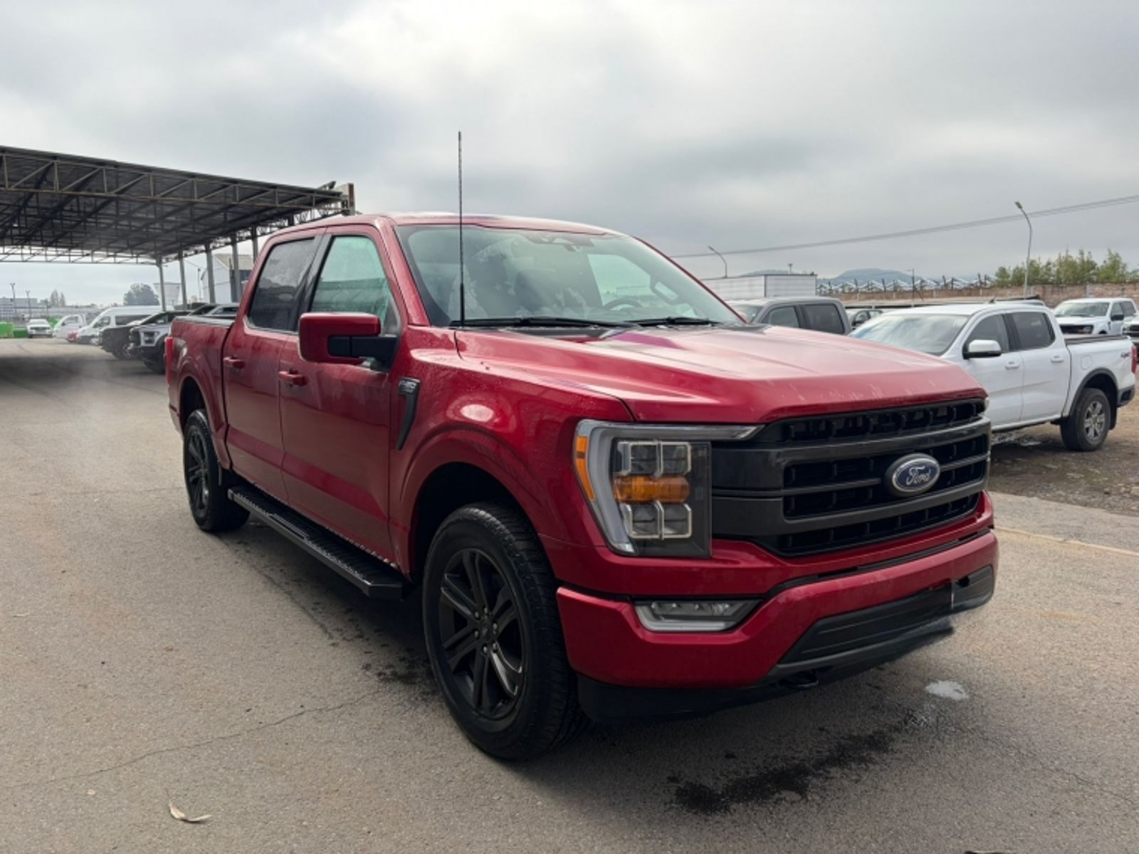 Ford F-150 LARIAT SPORT CC 5.0L AT 4X4 2023 - Foto 2 de 10