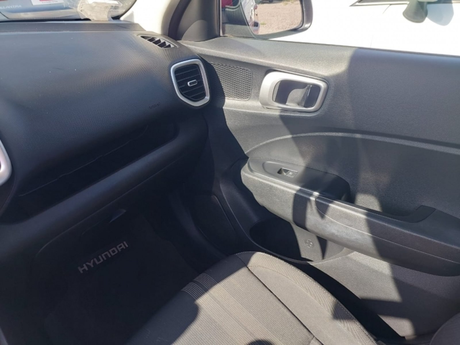 Hyundai VENUE QX 1.6 2022 - Imagen 8 de 12