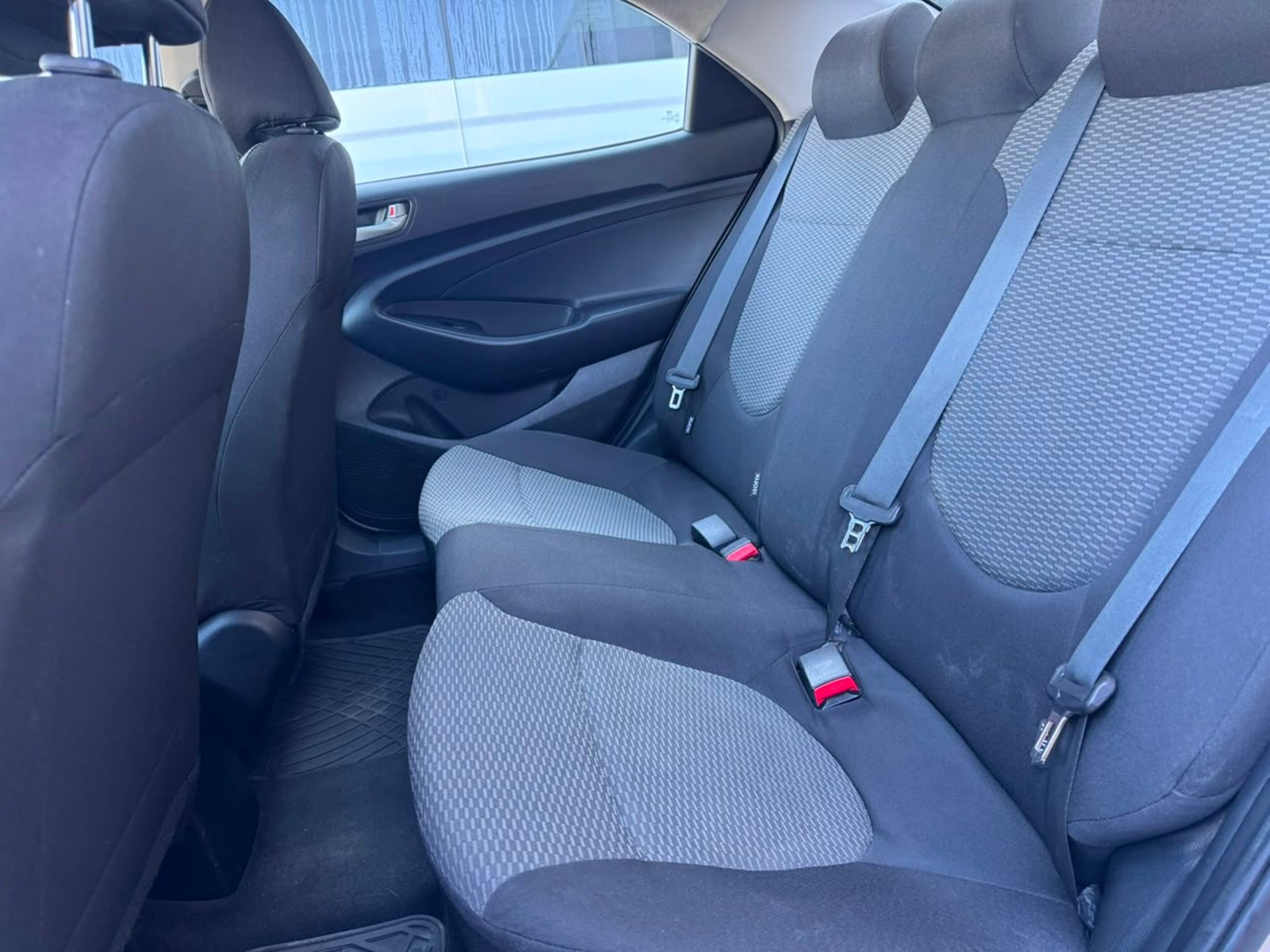 Hyundai VERNA 1.4 PLUS MT 2021 - Imagen 12 de 12
