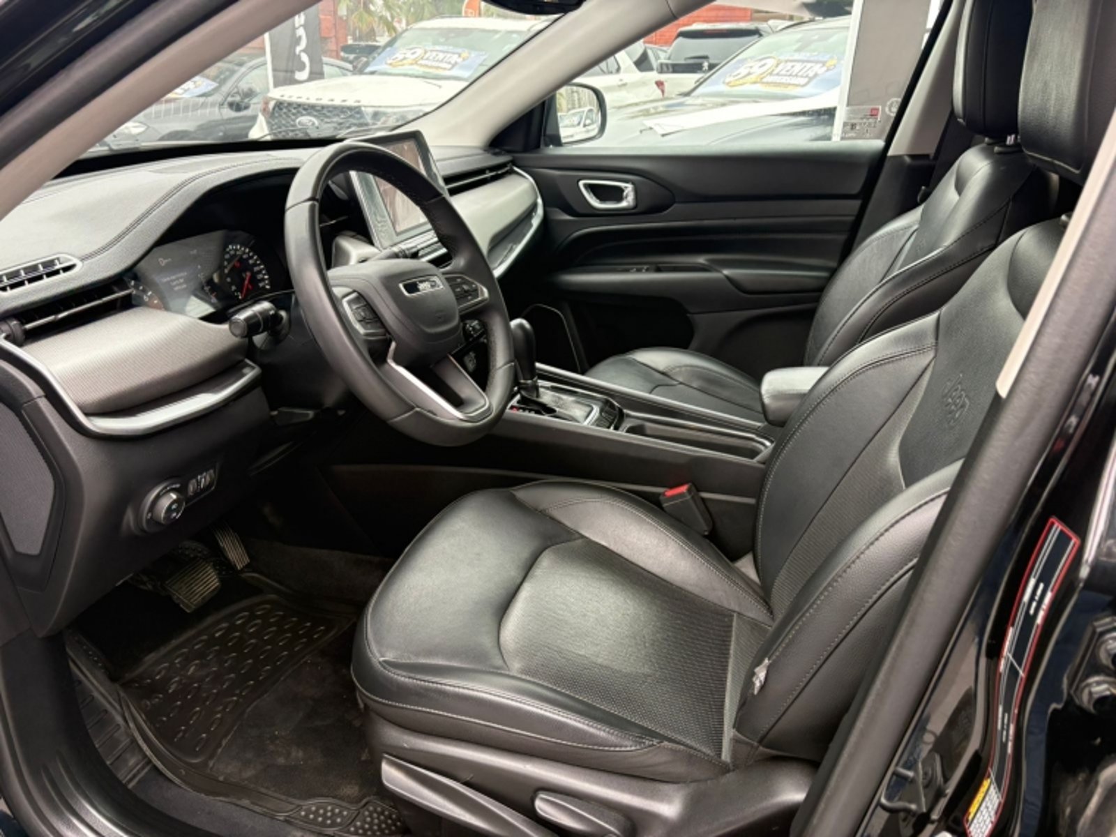 Jeep COMPASS LONGITUDE 1.3 AUT 2023 - Imagen 13 de 17