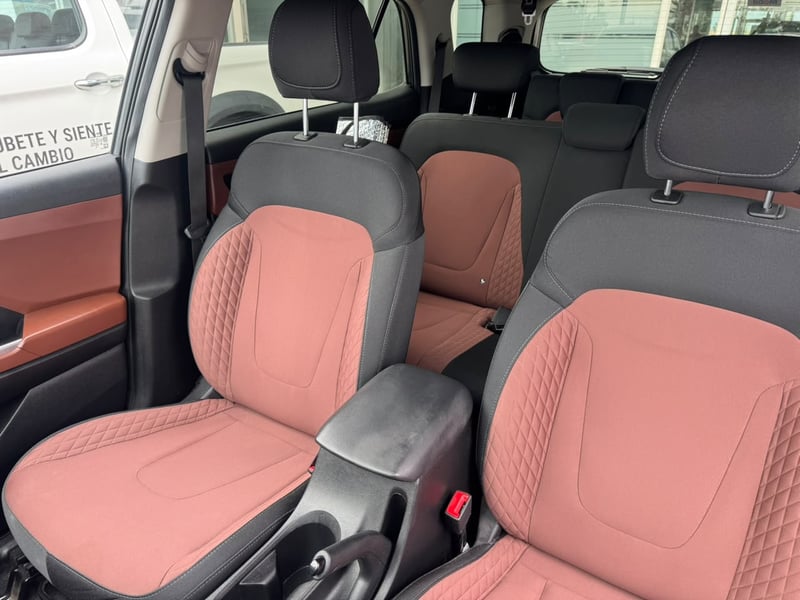 Hyundai CRETA 2.0 GRAND SU2I PLUS AT 2025 - Imagen 15 de 17