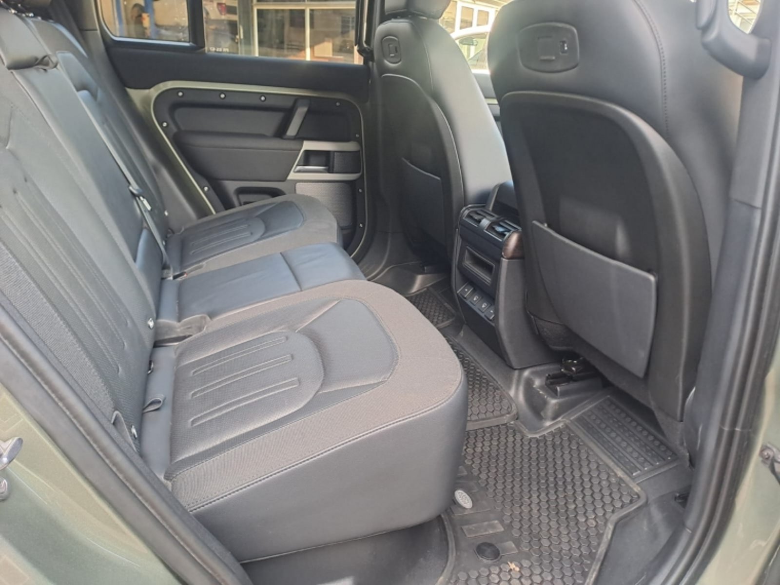 Land Rover DEFENDER 110 4X4 3.0 AUT 2021 - Imagen 8 de 12