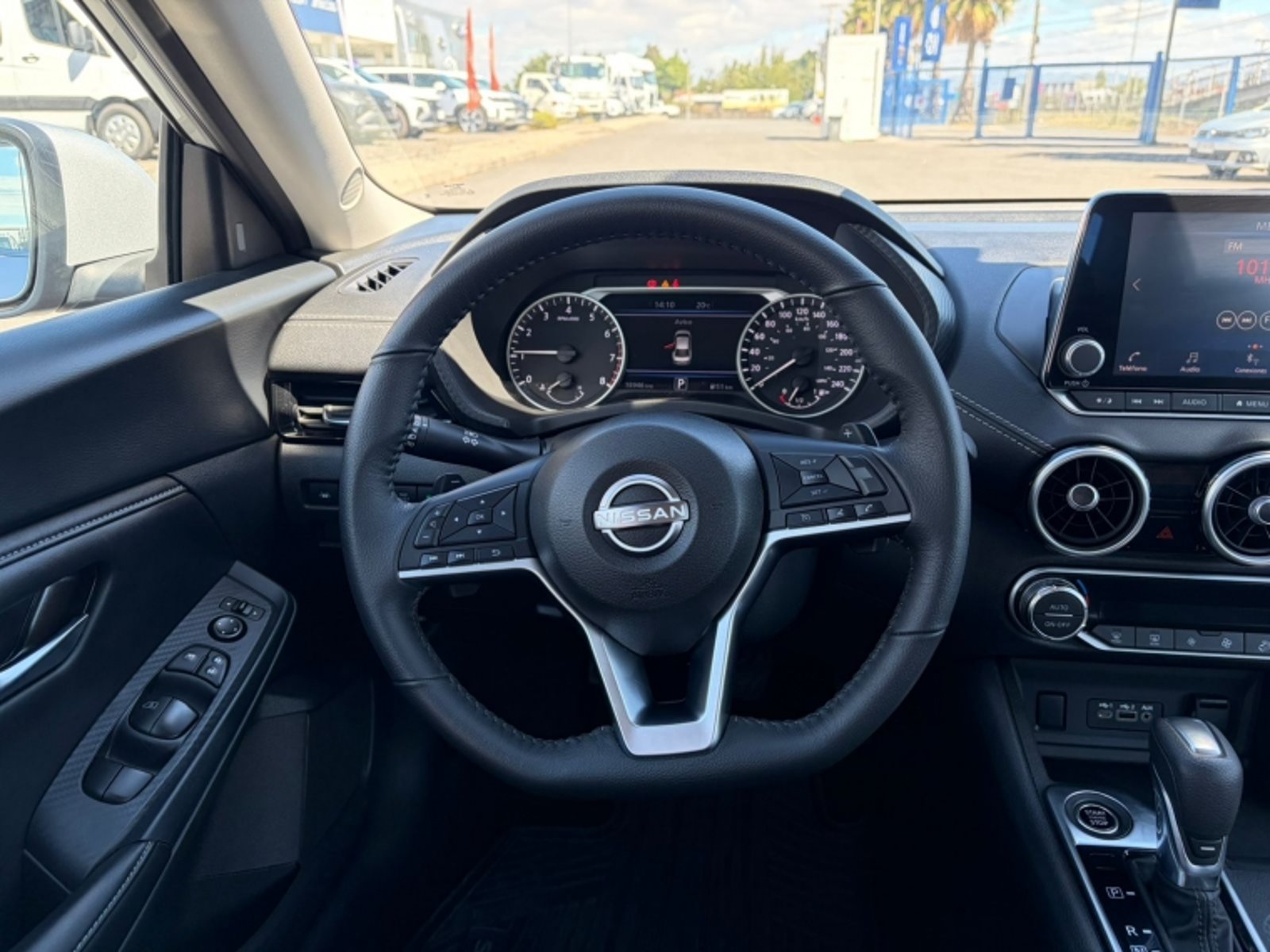 NISSAN SENTRA 2.0 ADVANCE AT 2025 - Imagen 6 de 11