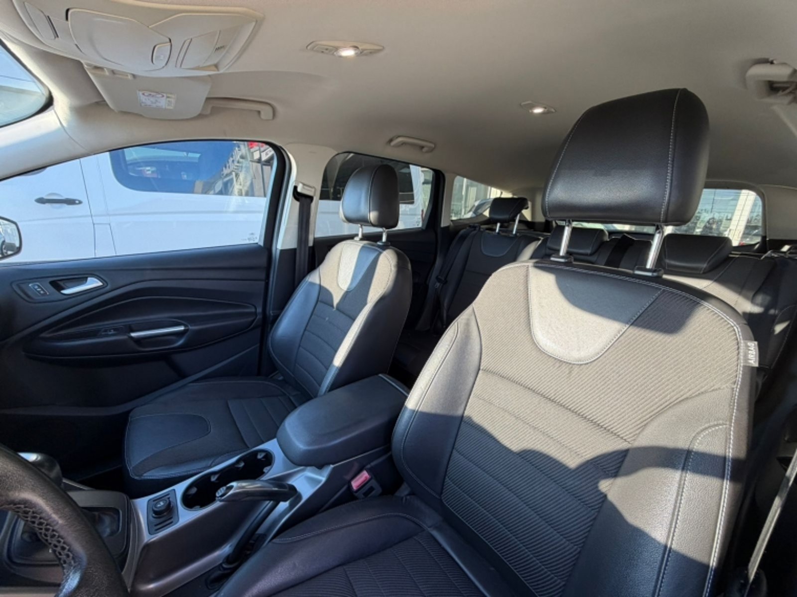 FORD ESCAPE 2.5 4×2 AT 2019 - Imagen 5 de 11