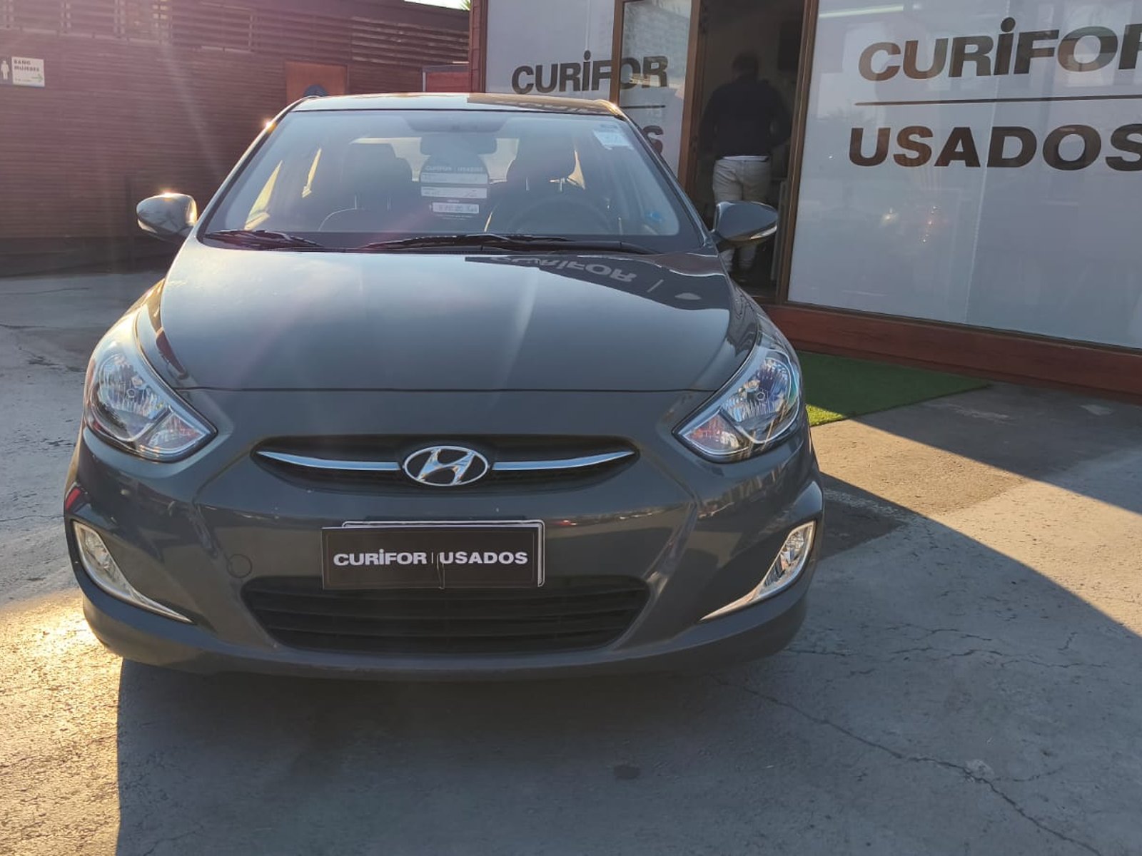 Hyundai ACCENT 1.4 SDN HCI VALUE MT 2021 - Foto 2 de 11