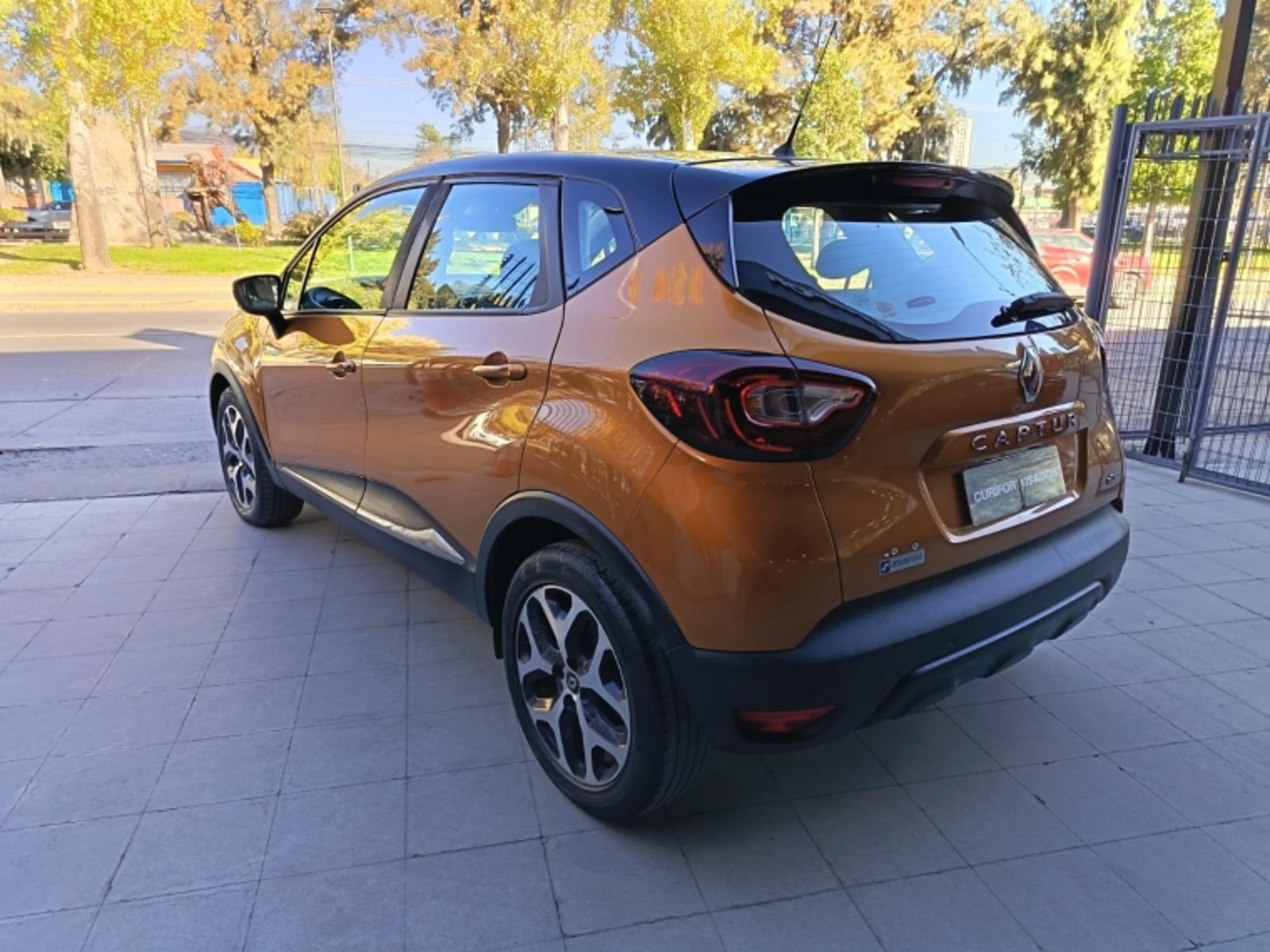 RENAULT CAPTUR 1.5 ZEN MT DIESEL 2021 - Imagen 4 de 9