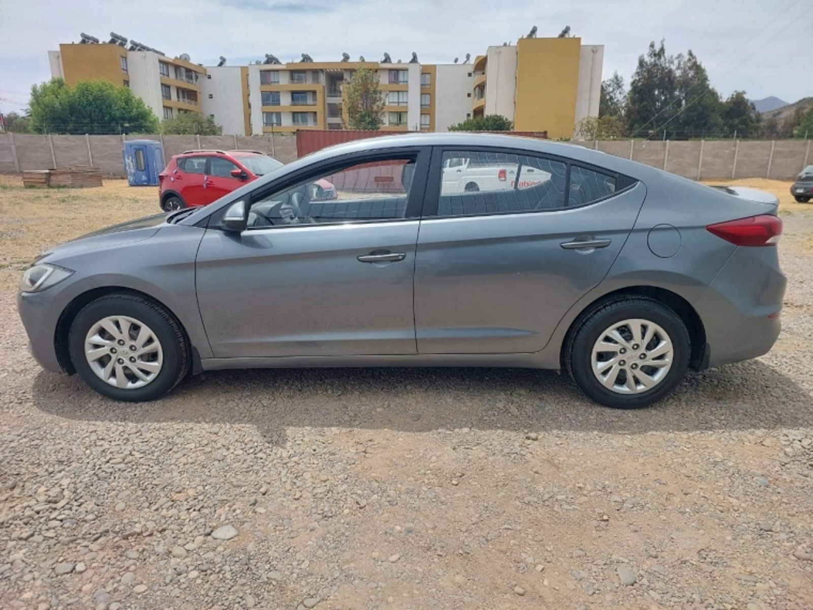 Hyundai ELANTRA GL 1.6 2017 - Imagen 12 de 12