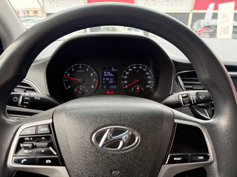 Hyundai ACCENT 1.4 HCI PLUS MT 2023 - Imagen 13 de 15