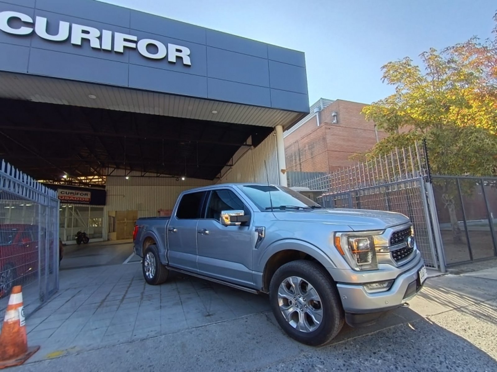 FORD F-150 3.5 PLATINUM CC AT 4X4 2024 - Imagen 5 de 13