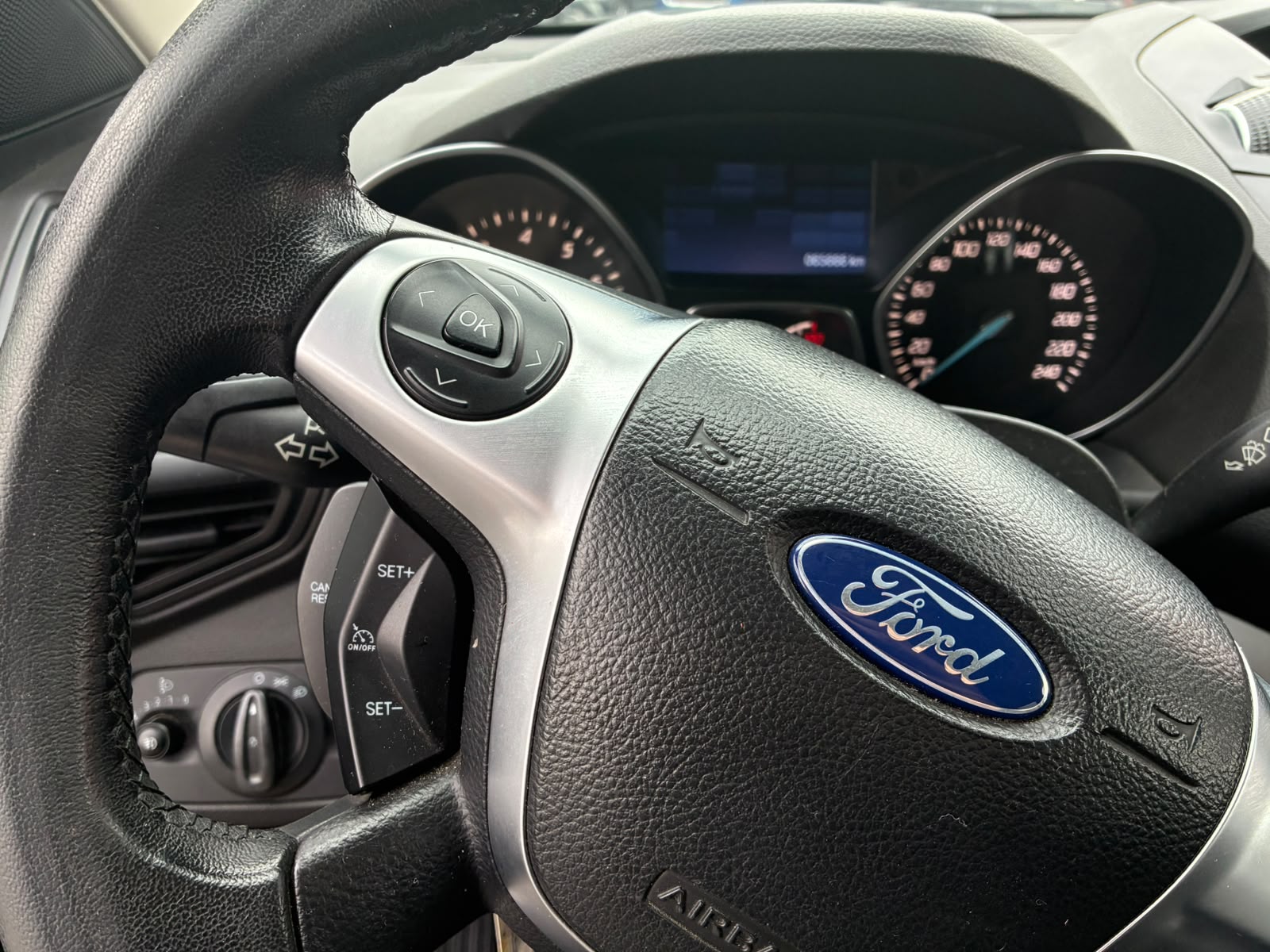 Ford ESCAPE 2.5 S AT 4X2 2017 - Imagen 10 de 15