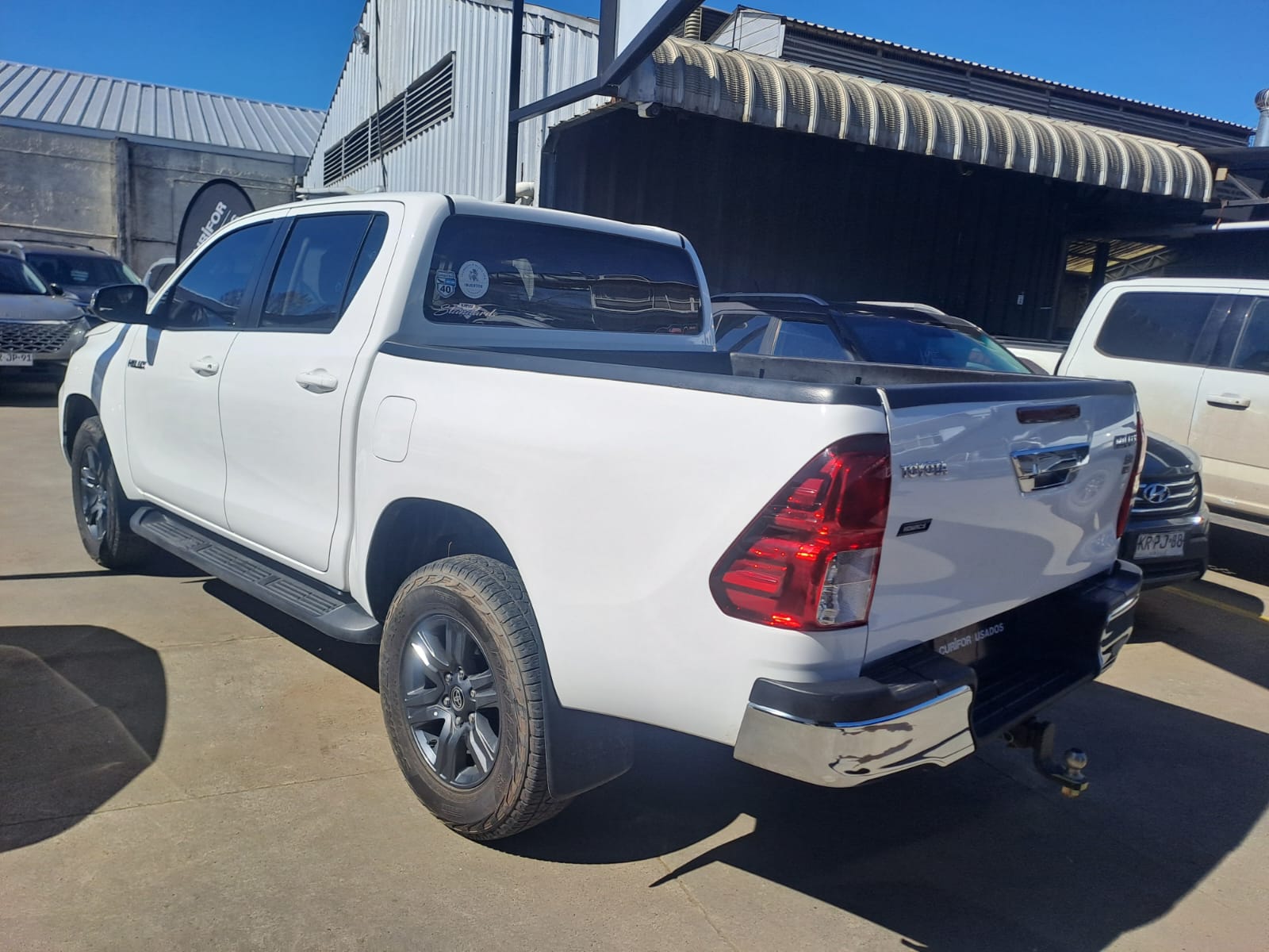 Toyota HILUX 2.4 SR MT 4X2 DIESEL 2024 - Imagen 4 de 9