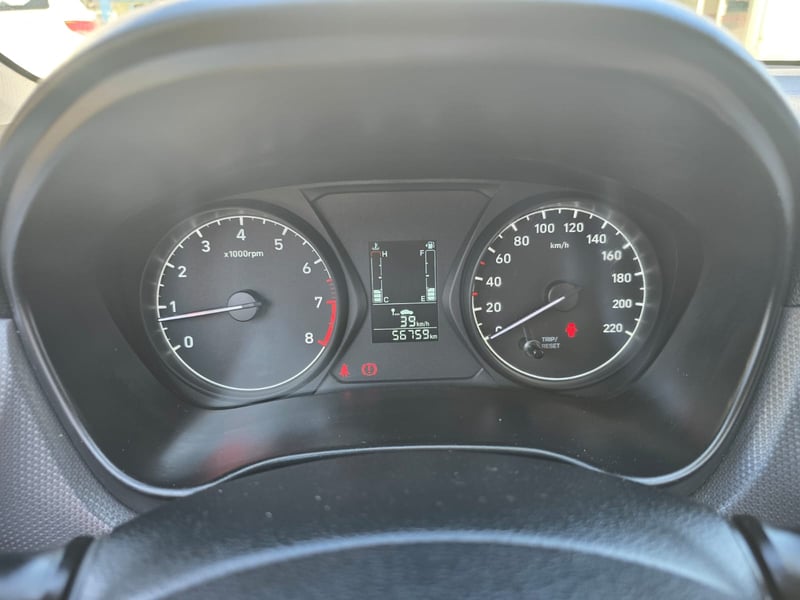 Hyundai VERNA 1.4 CB PLUS MT 2022 - Imagen 4 de 4