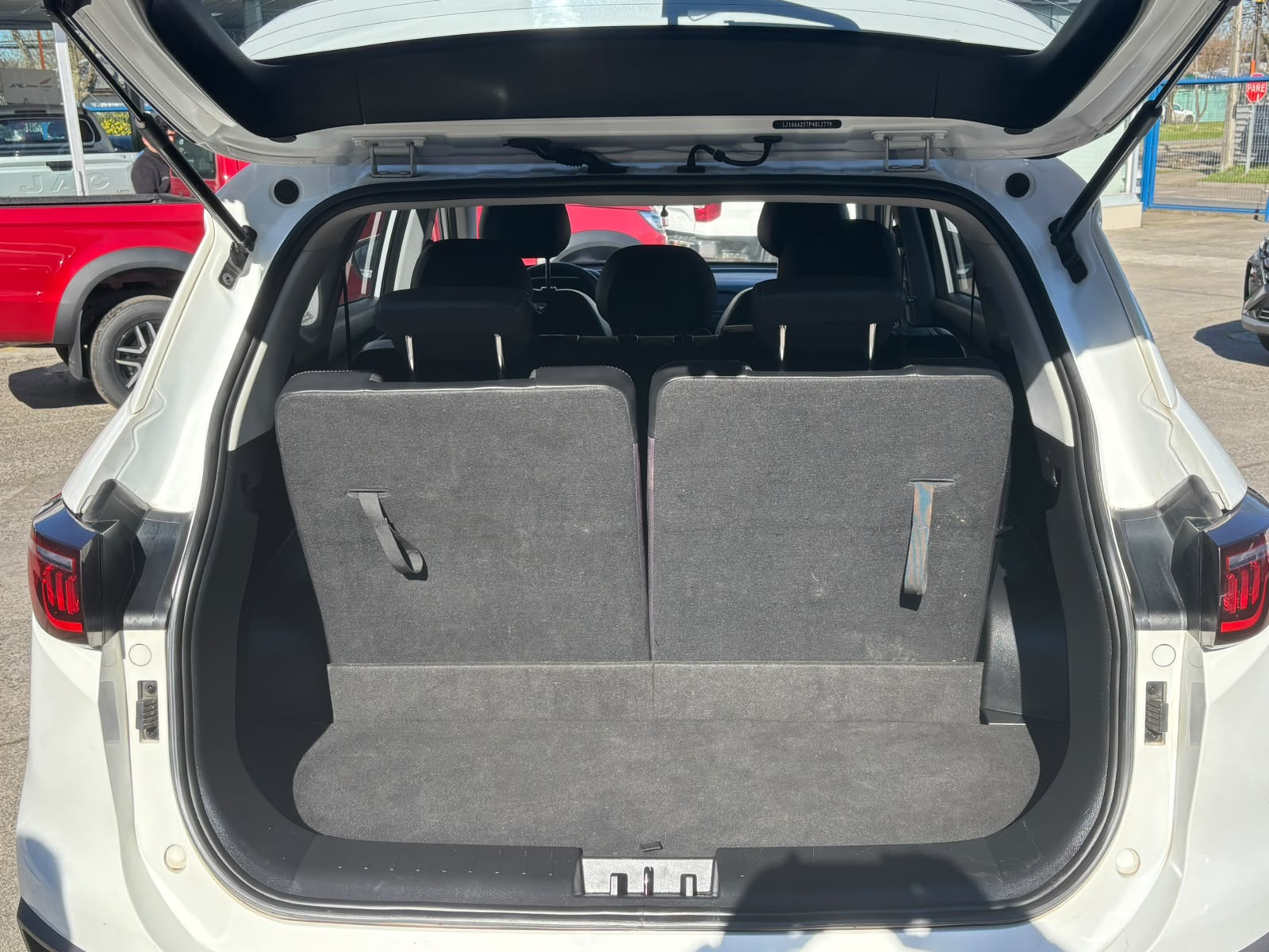 JAC JS8 1.5 COMFORT CE 6 MT 2024 - Foto 2 de 5