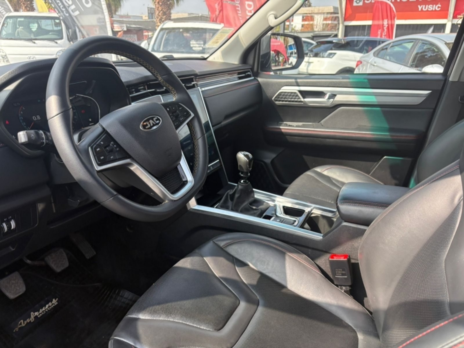 JAC T8 PRO 2.0 LUXURY 4X2 DIESEL MT 4P 2024 - Imagen 9 de 13