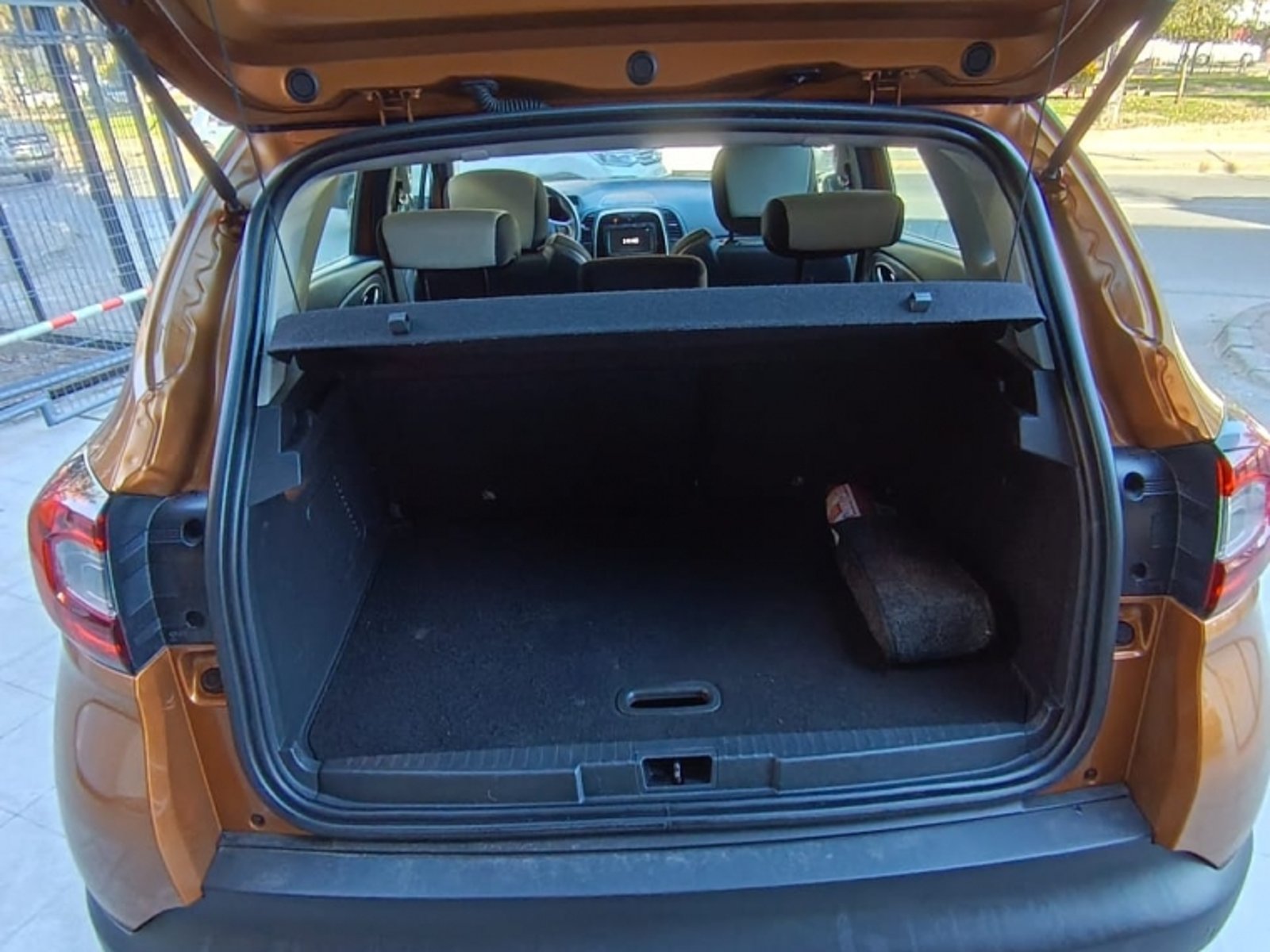 RENAULT CAPTUR 1.5 ZEN MT DIESEL 2021 - Imagen 6 de 9