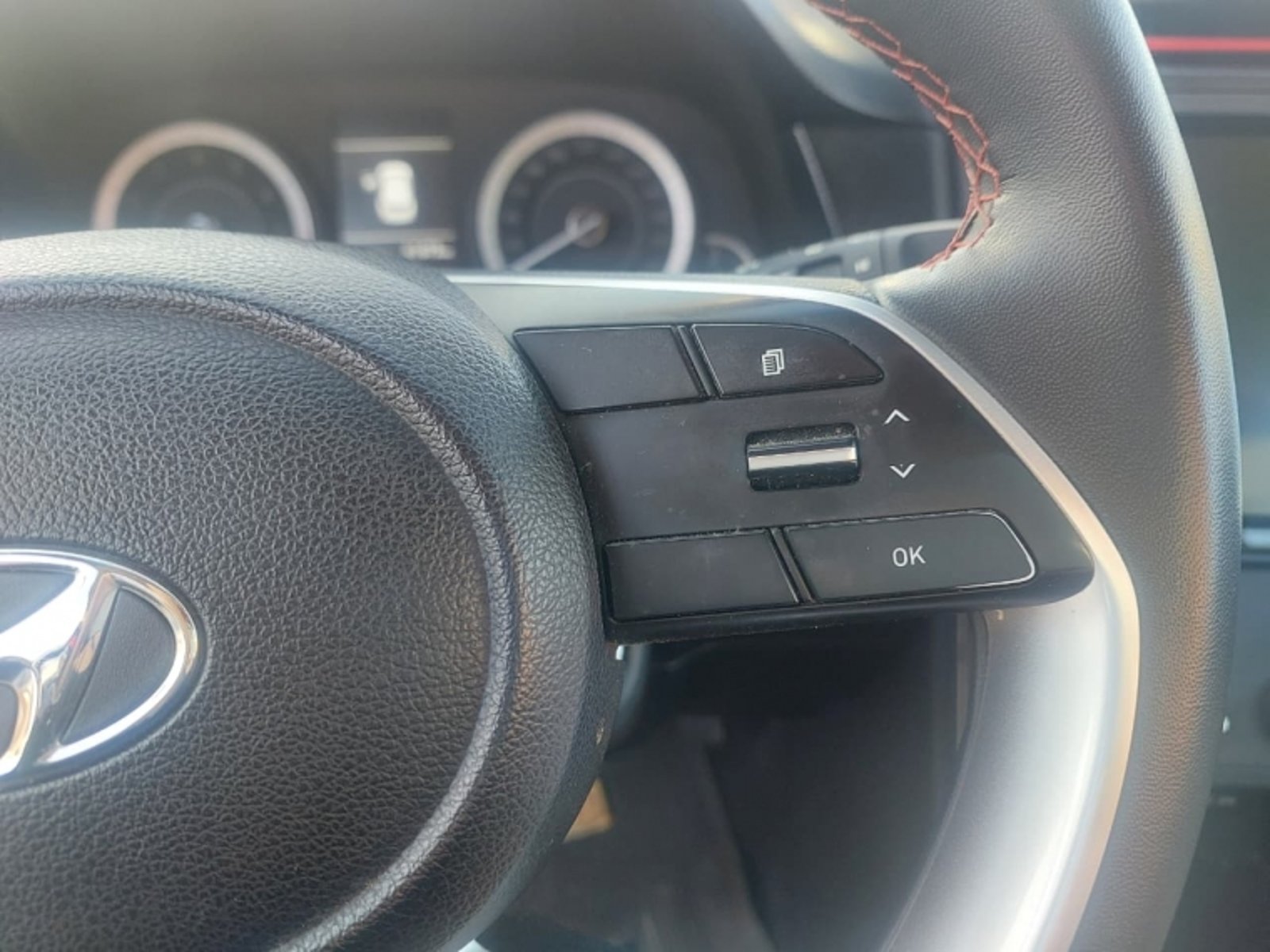 Hyundai CRETA 1.5 SU2I PLUS MT 2023 - Foto 2 de 13