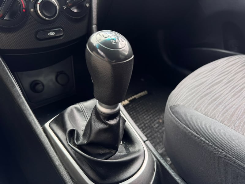 Hyundai ACCENT 1.4 RB SDN 6MT GL 2AB AC 4X2 2019 - Imagen 9 de 14