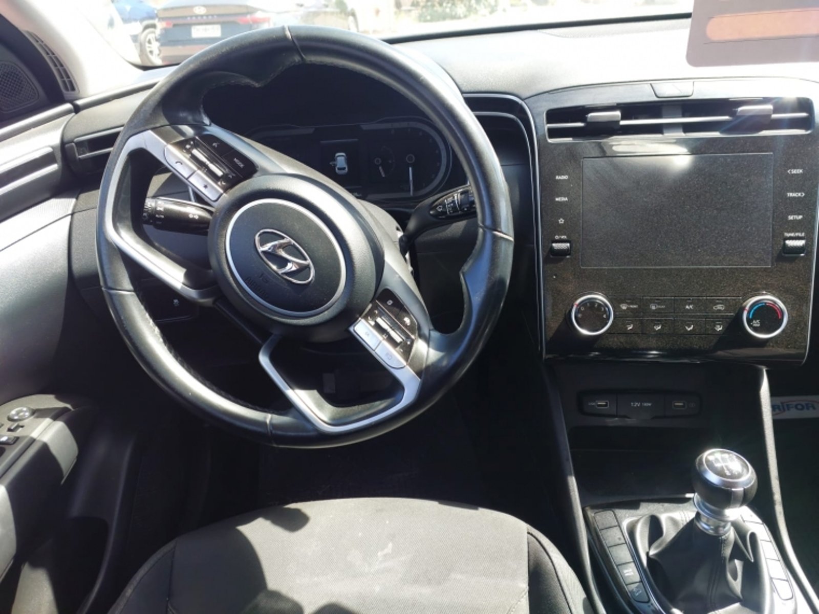 HYUNDAI TUCSON NX4 MPI 2.0 2023 - Imagen 7 de 12