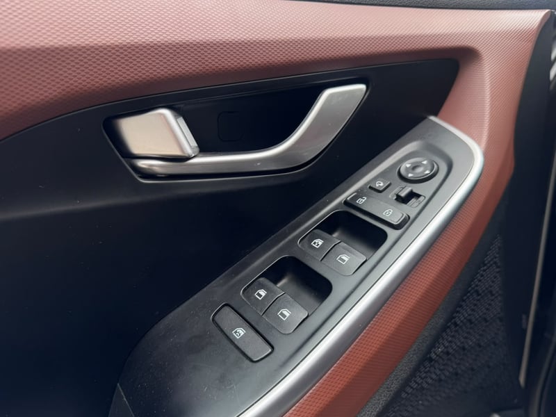 Hyundai CRETA 2.0 GRAND SU2I PLUS AT 2025 - Imagen 13 de 17