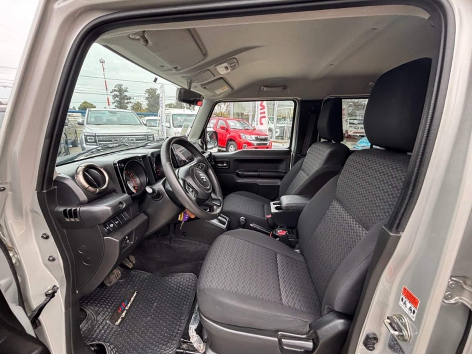 SUZUKI JIMNY 1.5 GLX AT 4X4 2025 - Imagen 12 de 17