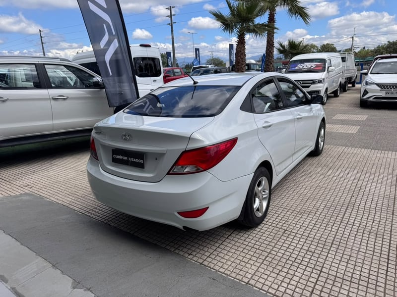 Hyundai ACCENT 1.4 RB SDN 6MT GL 2AB AC 4X2 2019 - Imagen 4 de 14