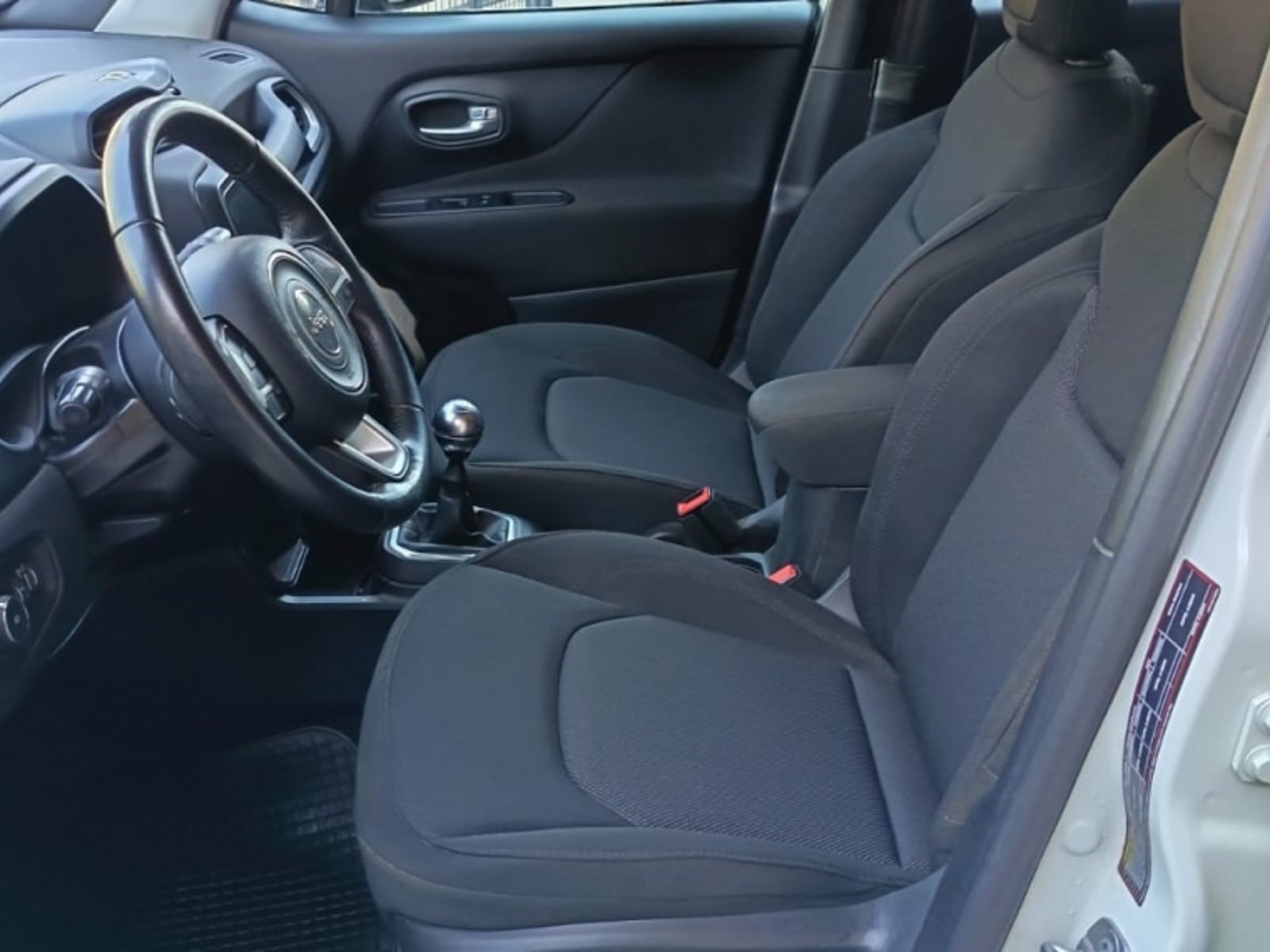 Jeep RENEGADE 1.8 SPORT LX MT 2022 - Imagen 6 de 11