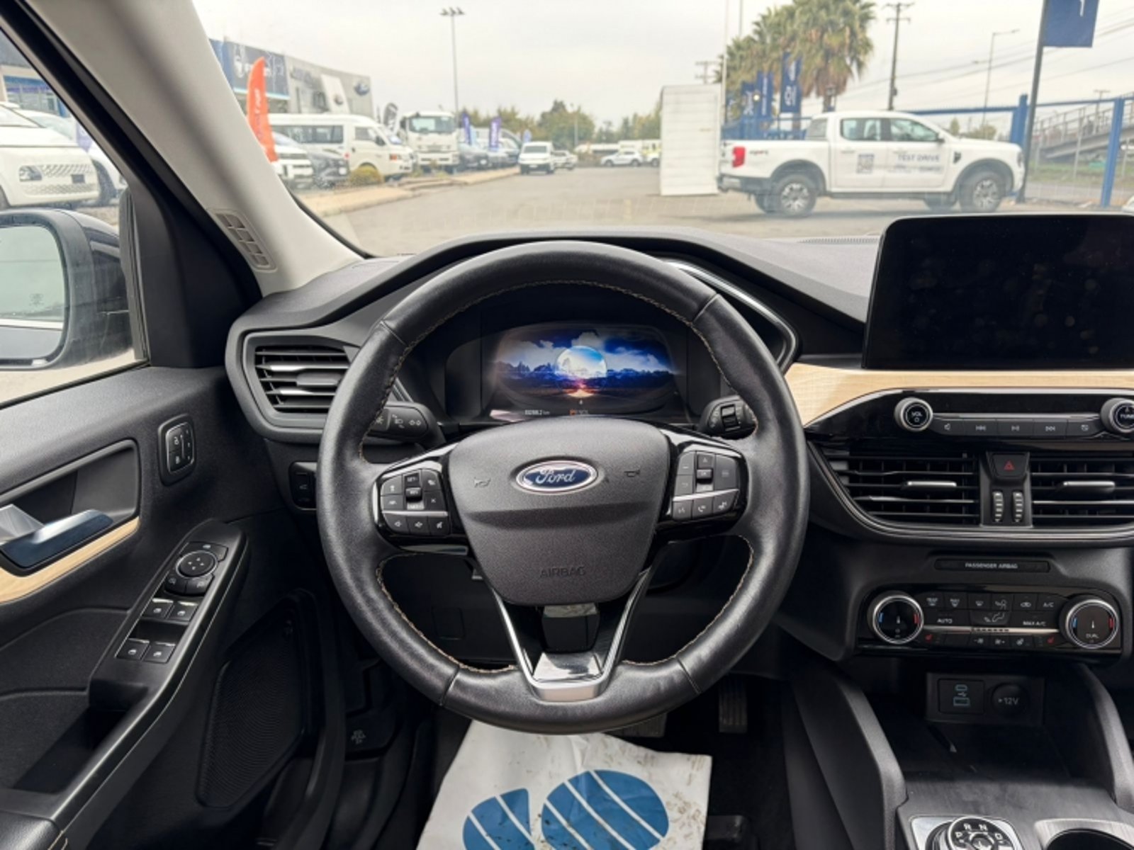 Ford ESCAPE TITANIUM AWD 2.0 AUT 2023 - Imagen 8 de 13