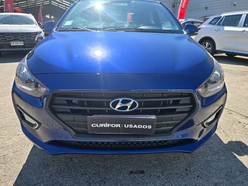 Hyundai VERNA 1.4 CB PLUS MT 2022 - Imagen 3 de 4