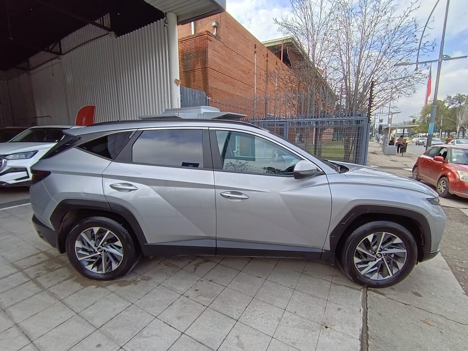 Hyundai TUCSON 2.0 NX4 PLUS MT 2024 - Imagen 4 de 15