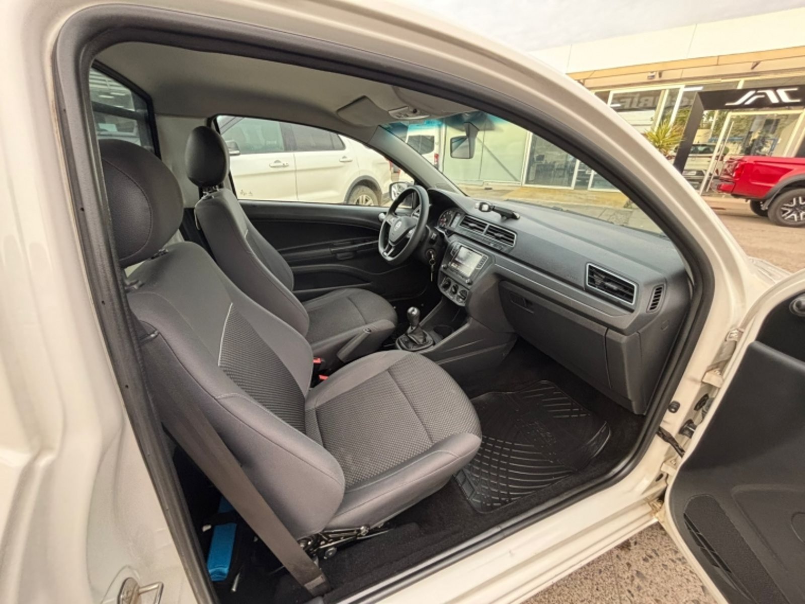 Volkswagen SAVEIRO 1.6 CABINA SIMPLE MT 2023 - Imagen 7 de 18