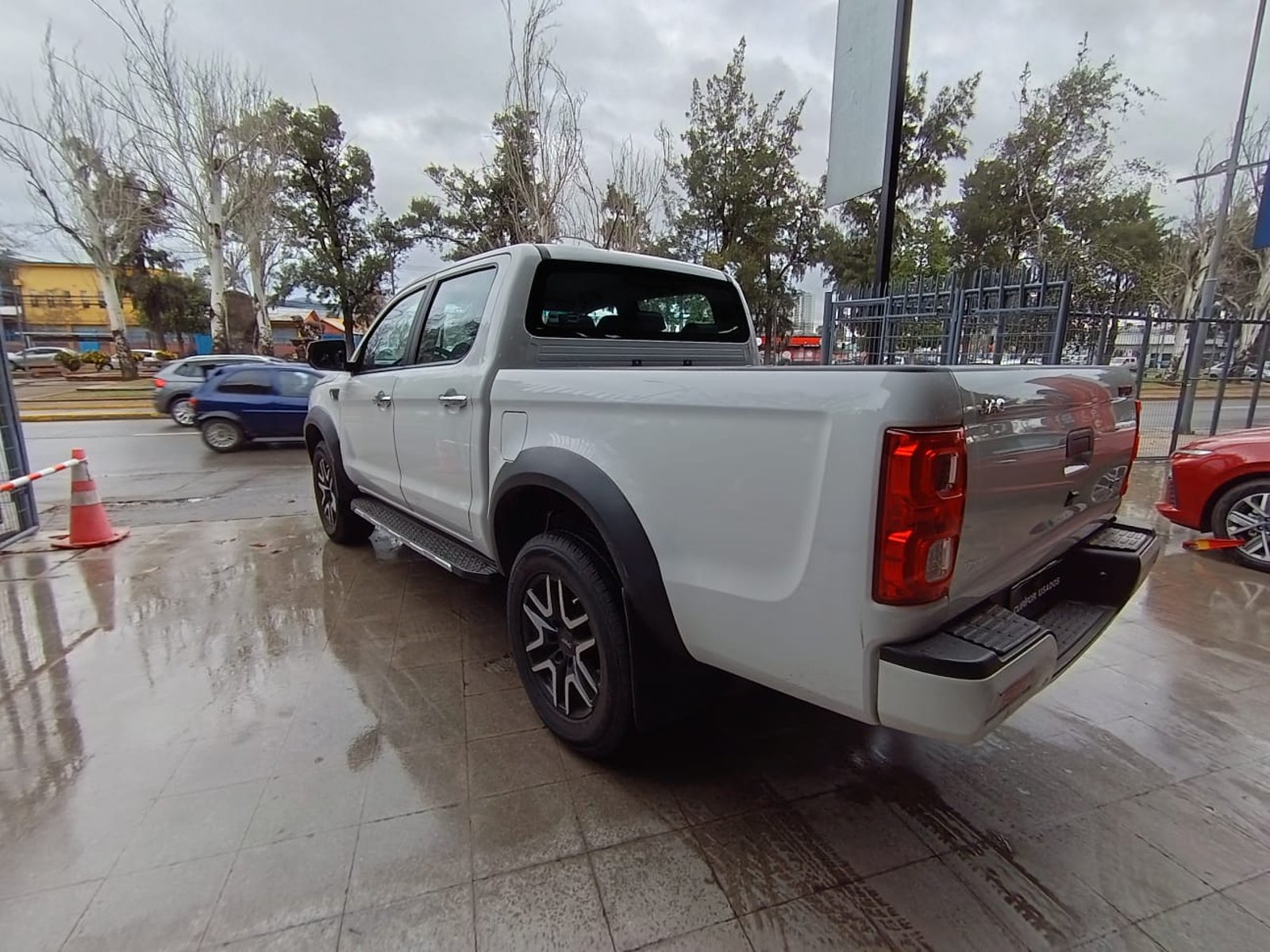 JAC T8 PRO 2.0 LUXURY MT 4X2 2023 - Imagen 8 de 14