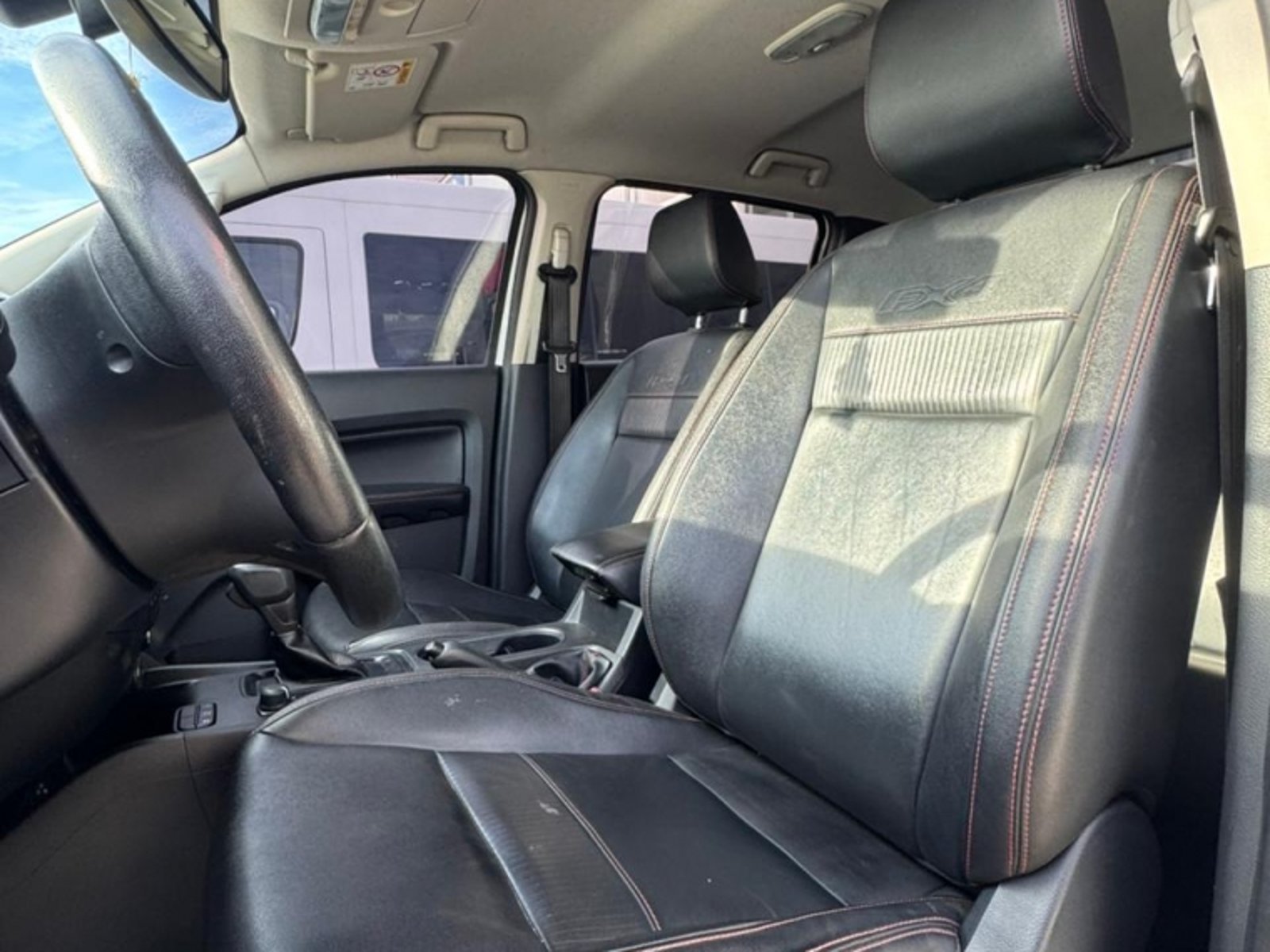 FORD RANGER 3.2 XL FX4 AT 4X4 DIESEL 2023 - Imagen 10 de 12