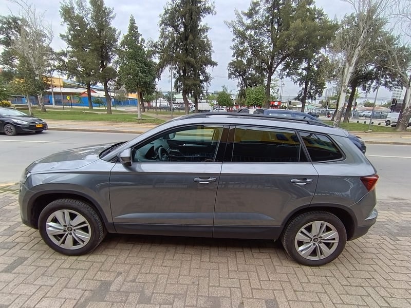 Skoda KAROQ 1.4 TSI SELECTION AT 2026 - Imagen 9 de 13