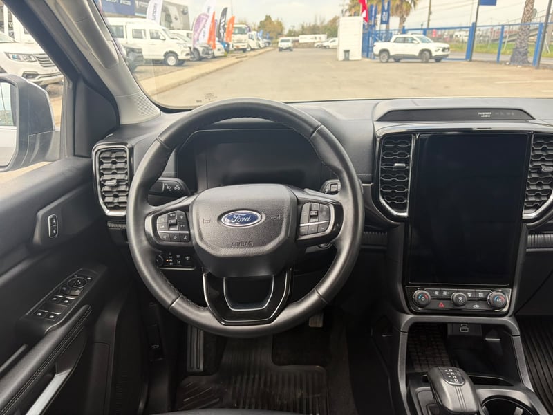 Ford RANGER 3.0 LIMITED AT 4X4 DIESEL 2025 - Imagen 6 de 10