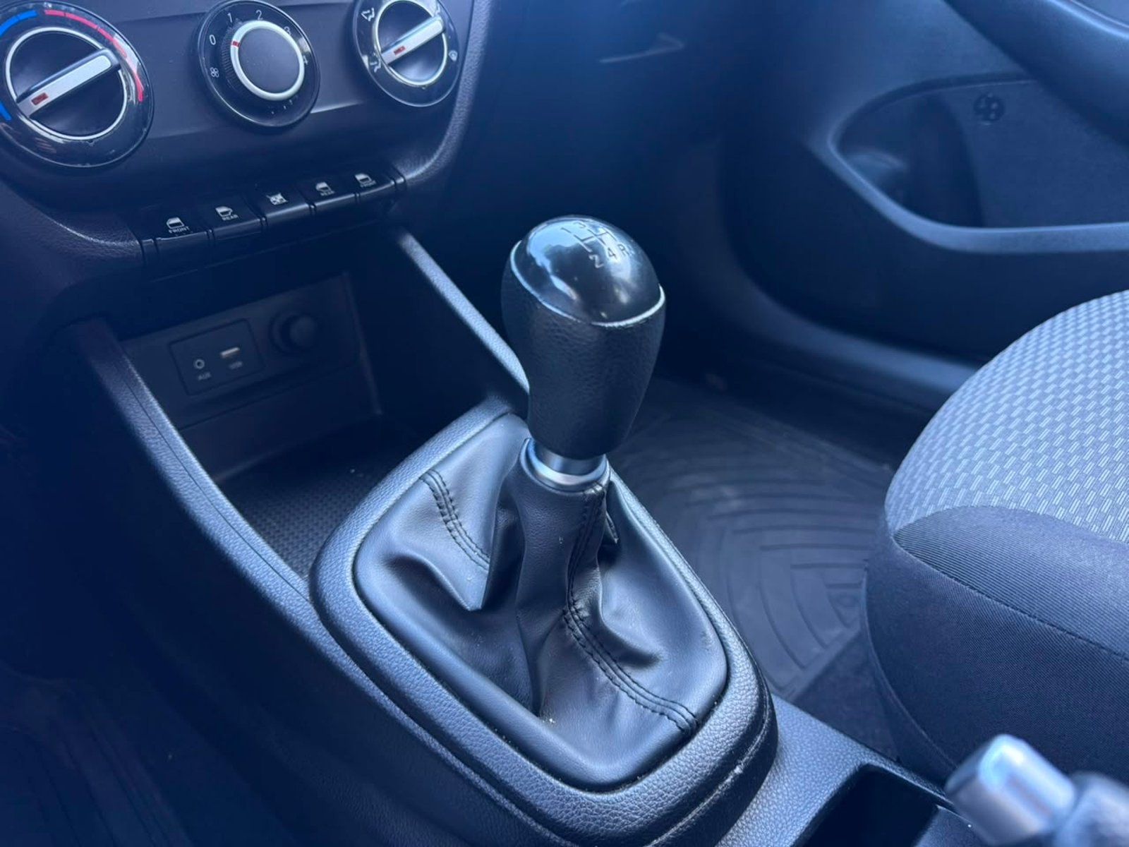 Hyundai VERNA 1.4 PLUS MT 2021 - Imagen 9 de 12