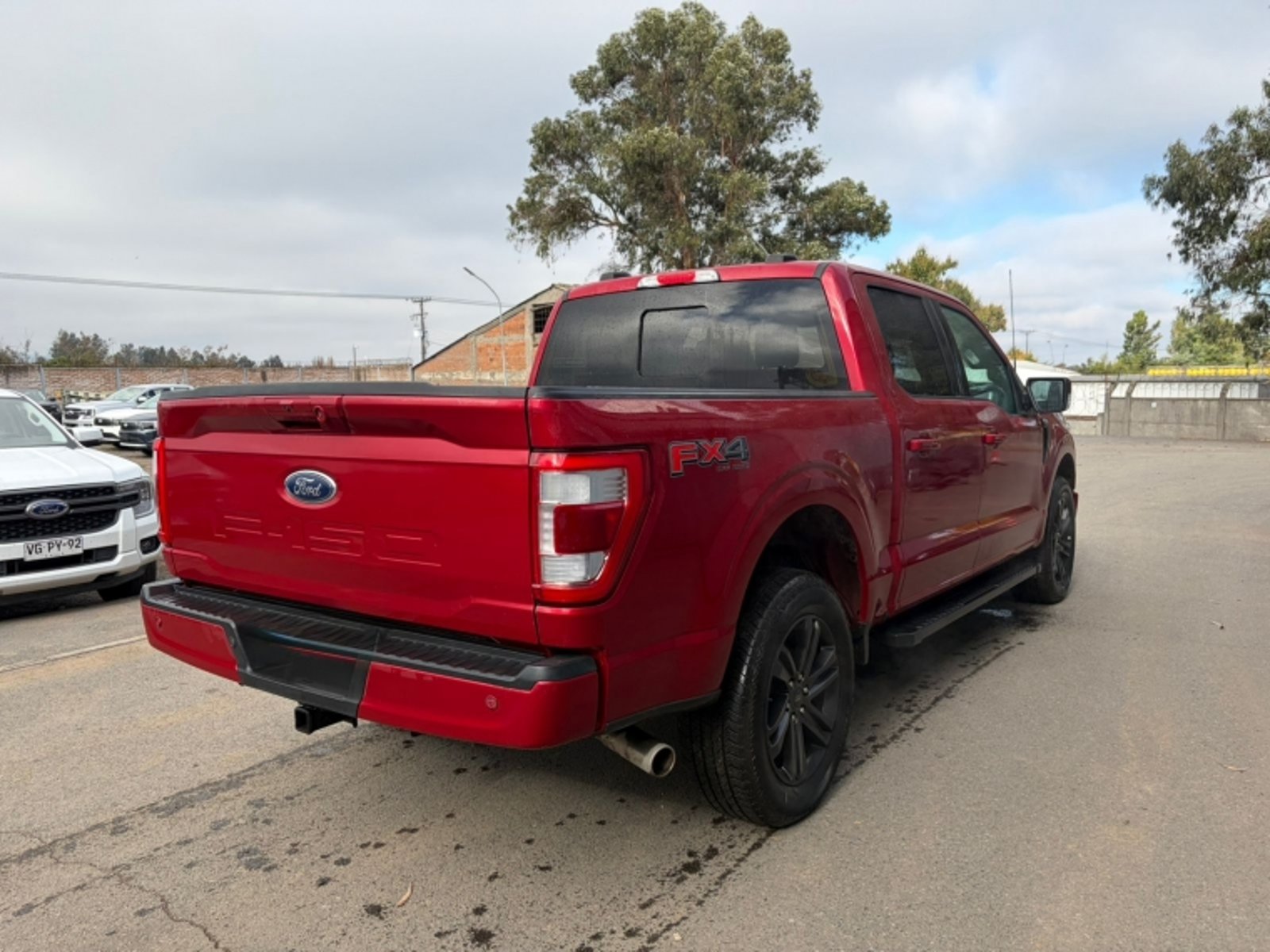 Ford F-150 LARIAT SPORT CC 5.0L AT 4X4 2023 - Foto 3 de 10