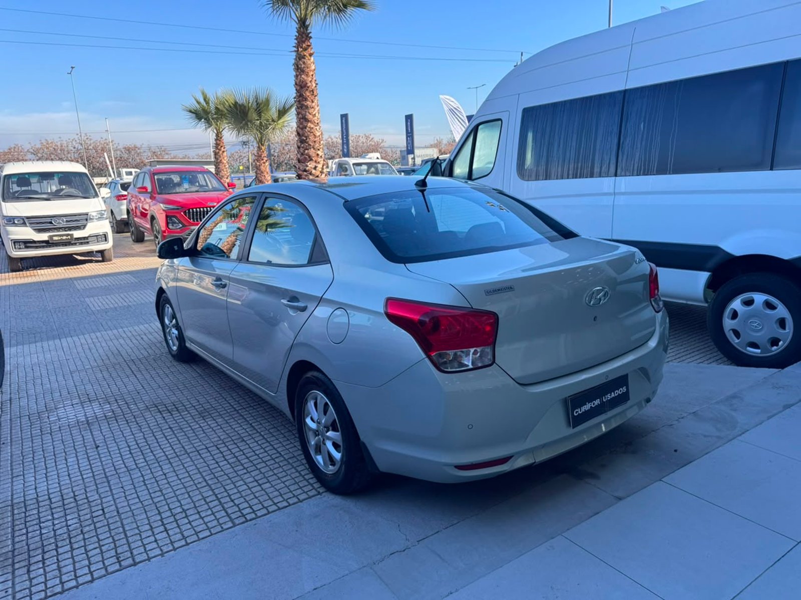 Hyundai VERNA 1.4 PLUS MT 2021 - Foto 4 de 12